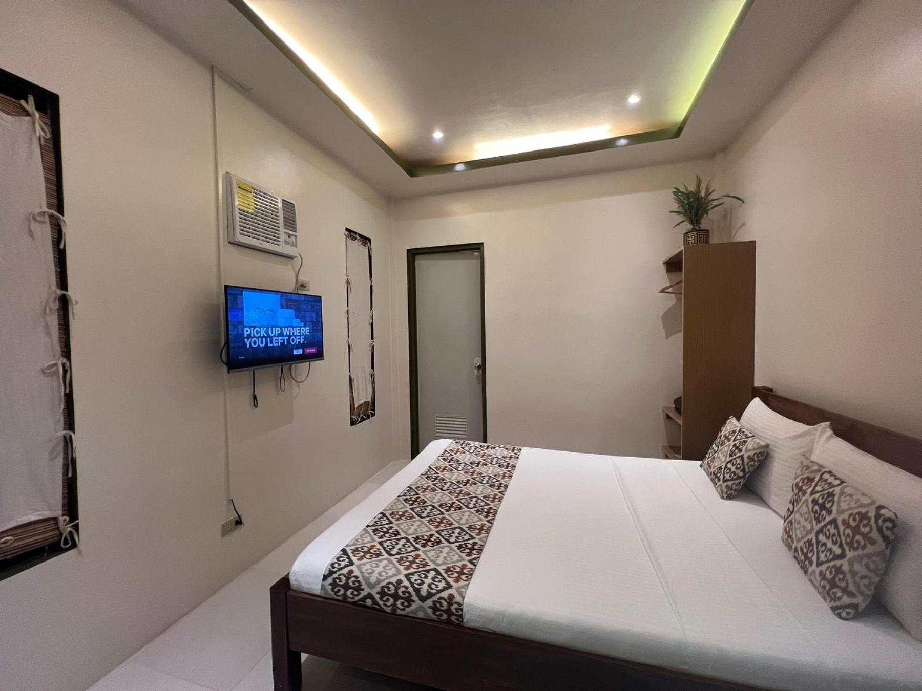 Double Room with Private Bathroom photo 3