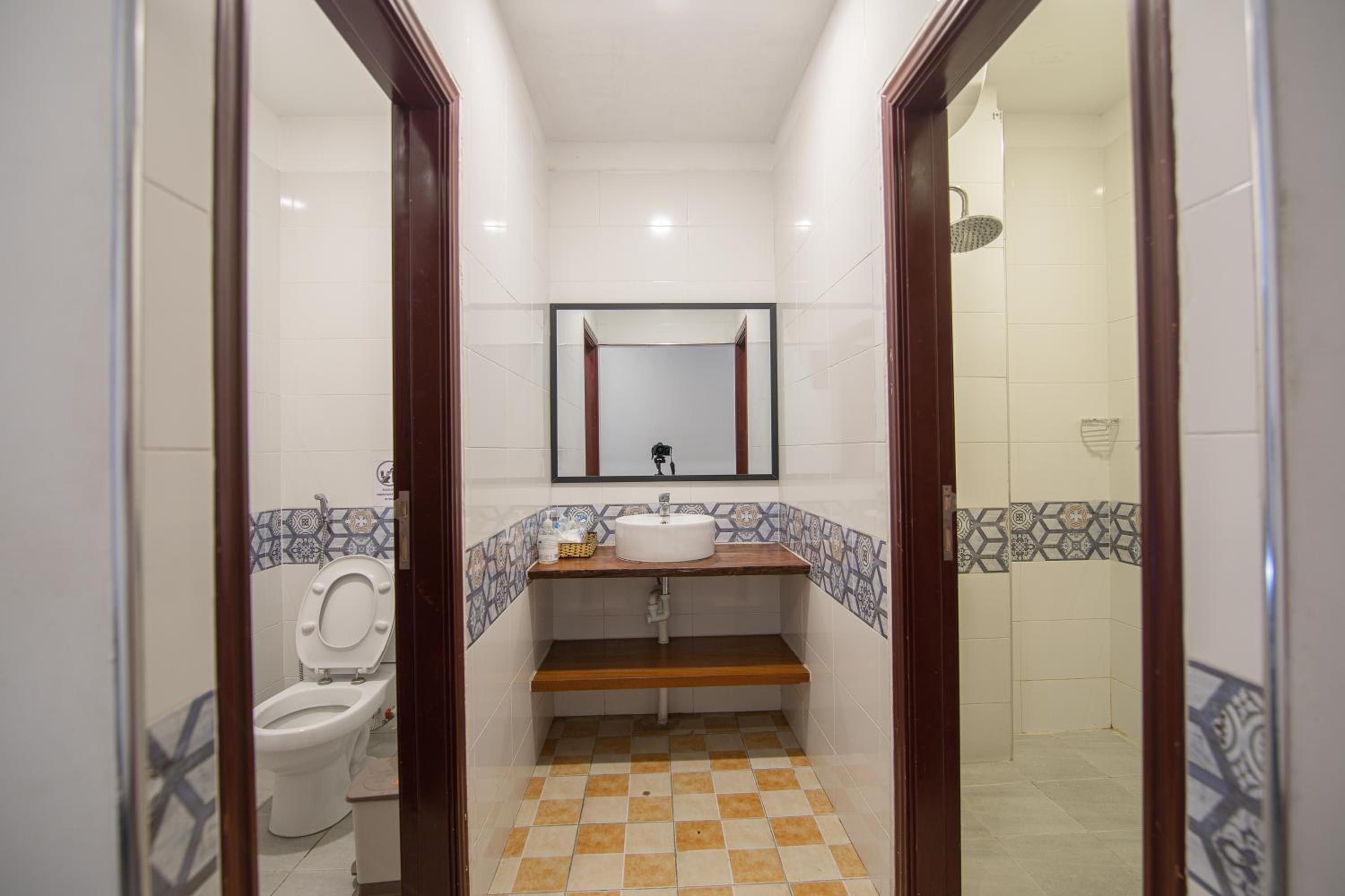 Deluxe Triple Room with Balcony - Photo 3