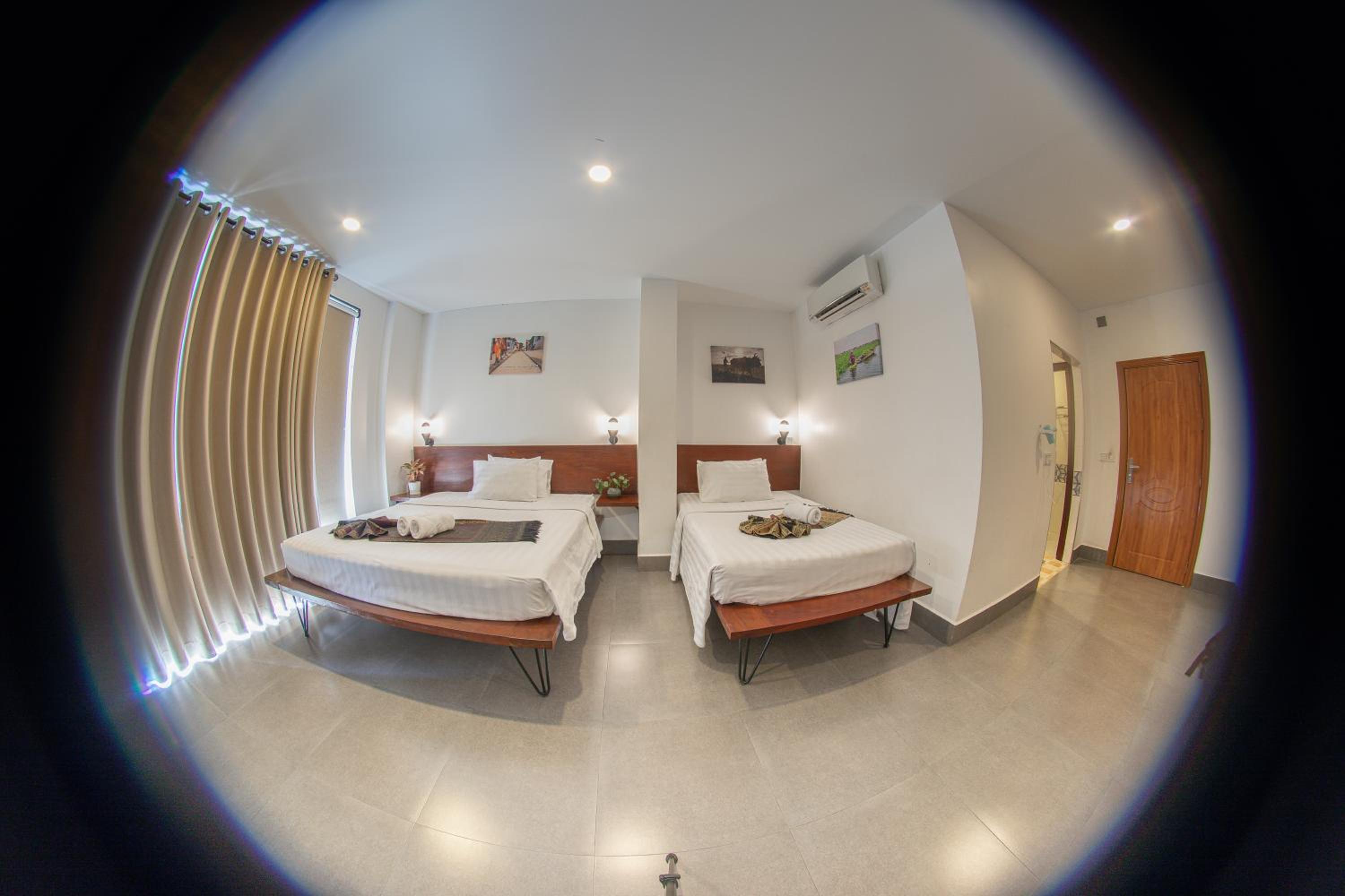 Deluxe Triple Room with Balcony - Photo 4
