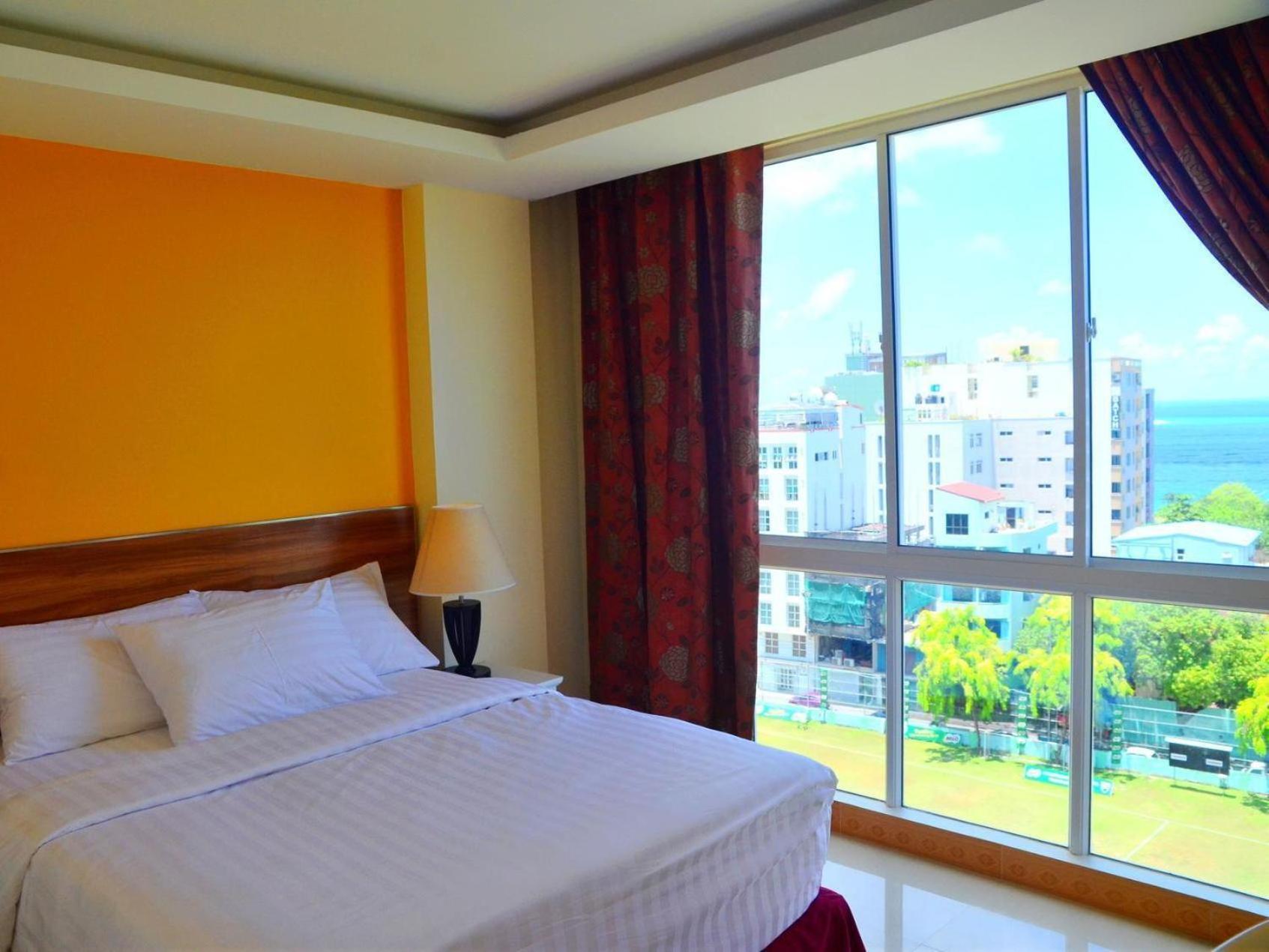 Deluxe Double Room with Side Sea View photo 3
