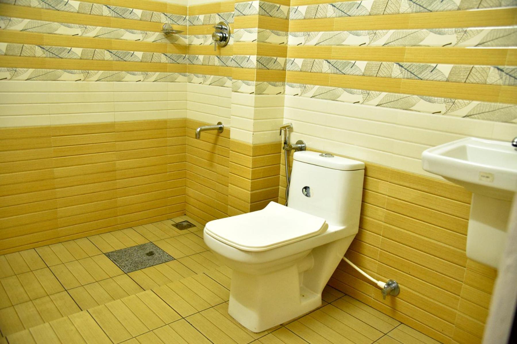 Deluxe Double Room (2 Adults + 1 Child) photo 2