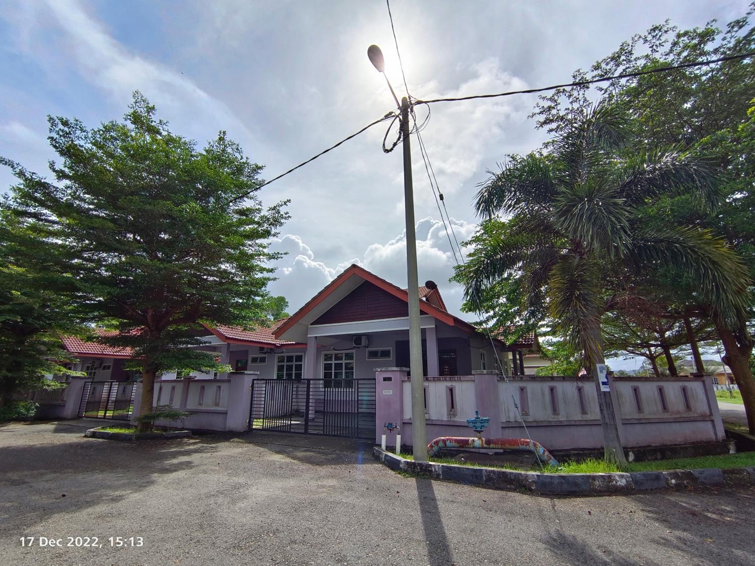 Three-Bedroom House photo 2