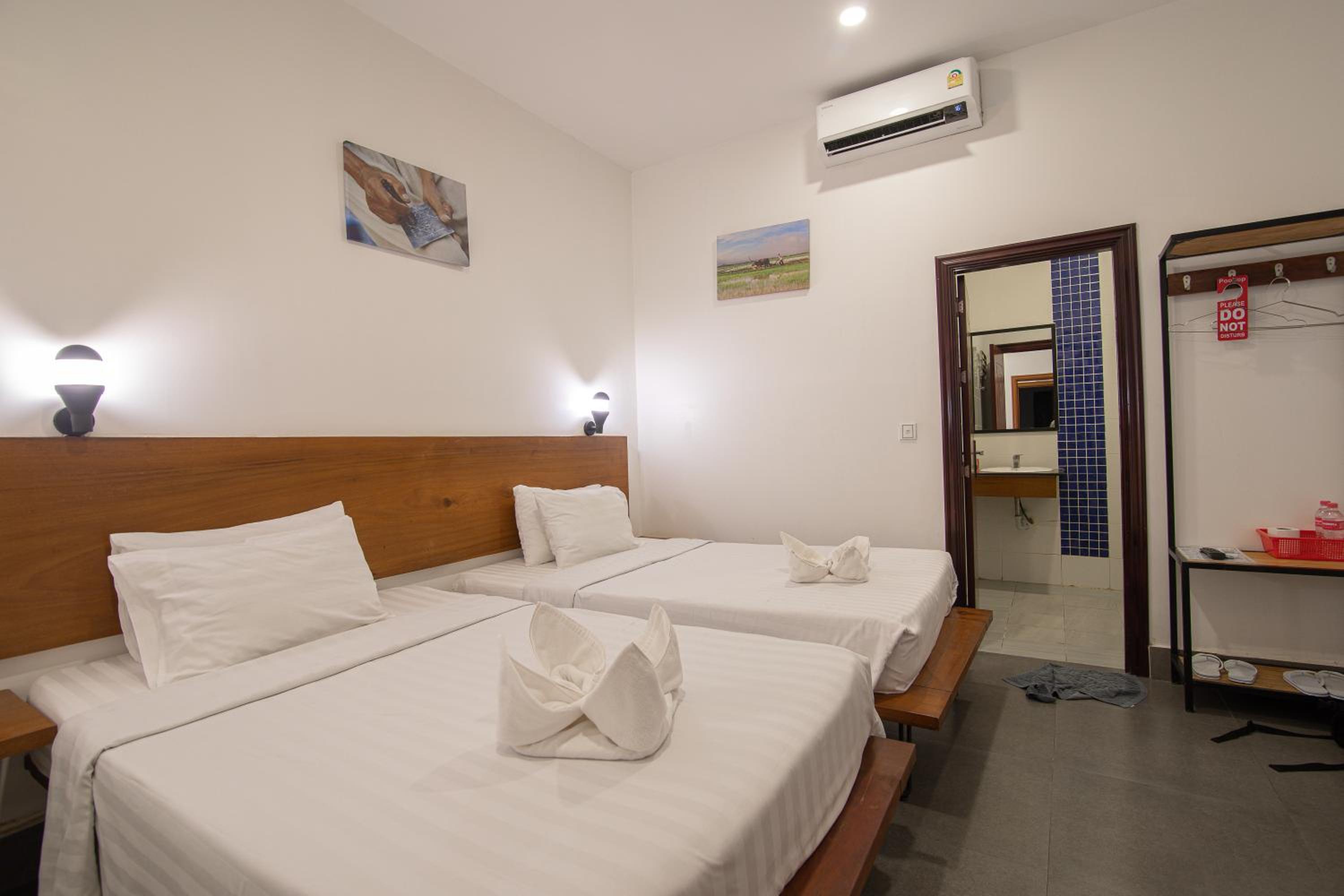 Standard Twin Room - Photo 2