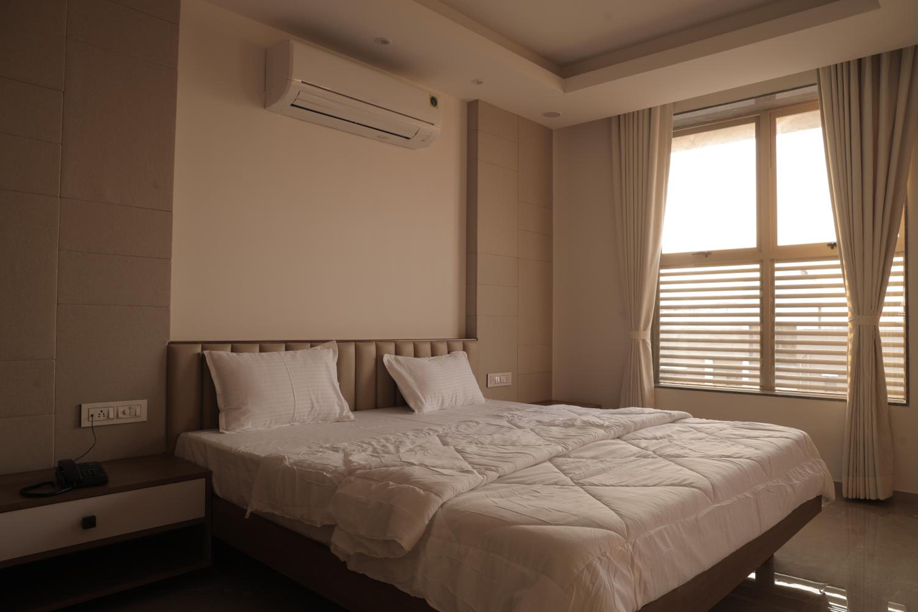 Suite - Photo 6