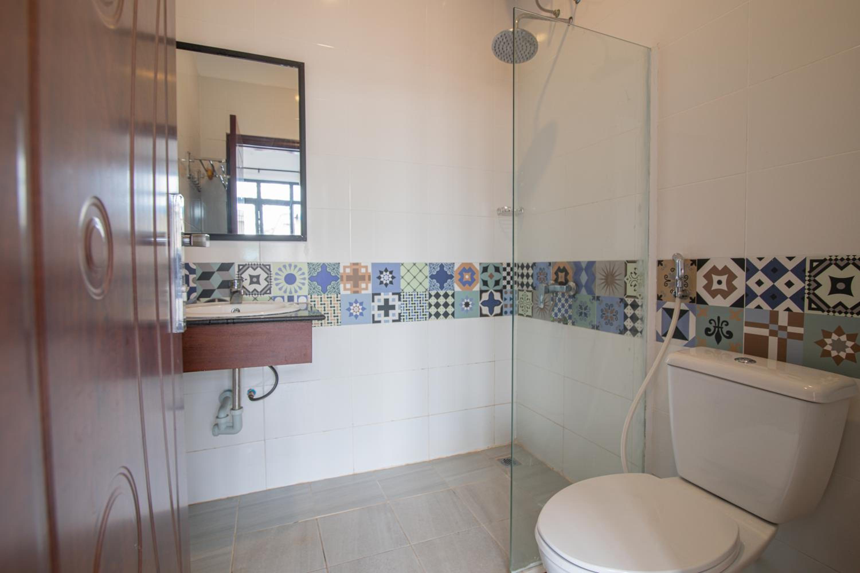 Standard Twin Room - Photo 12