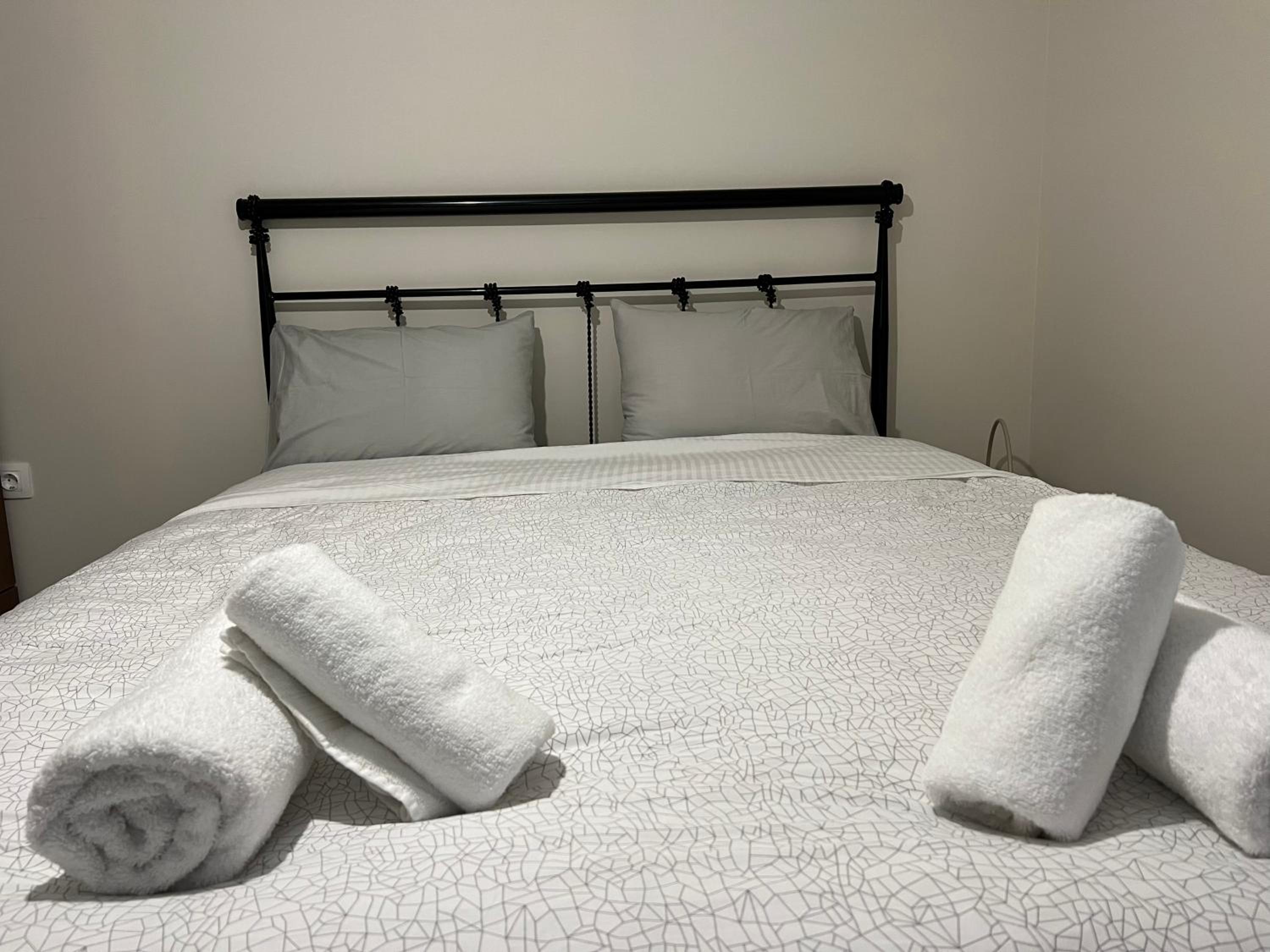 Deluxe Room (2 Adults + 1 Child)