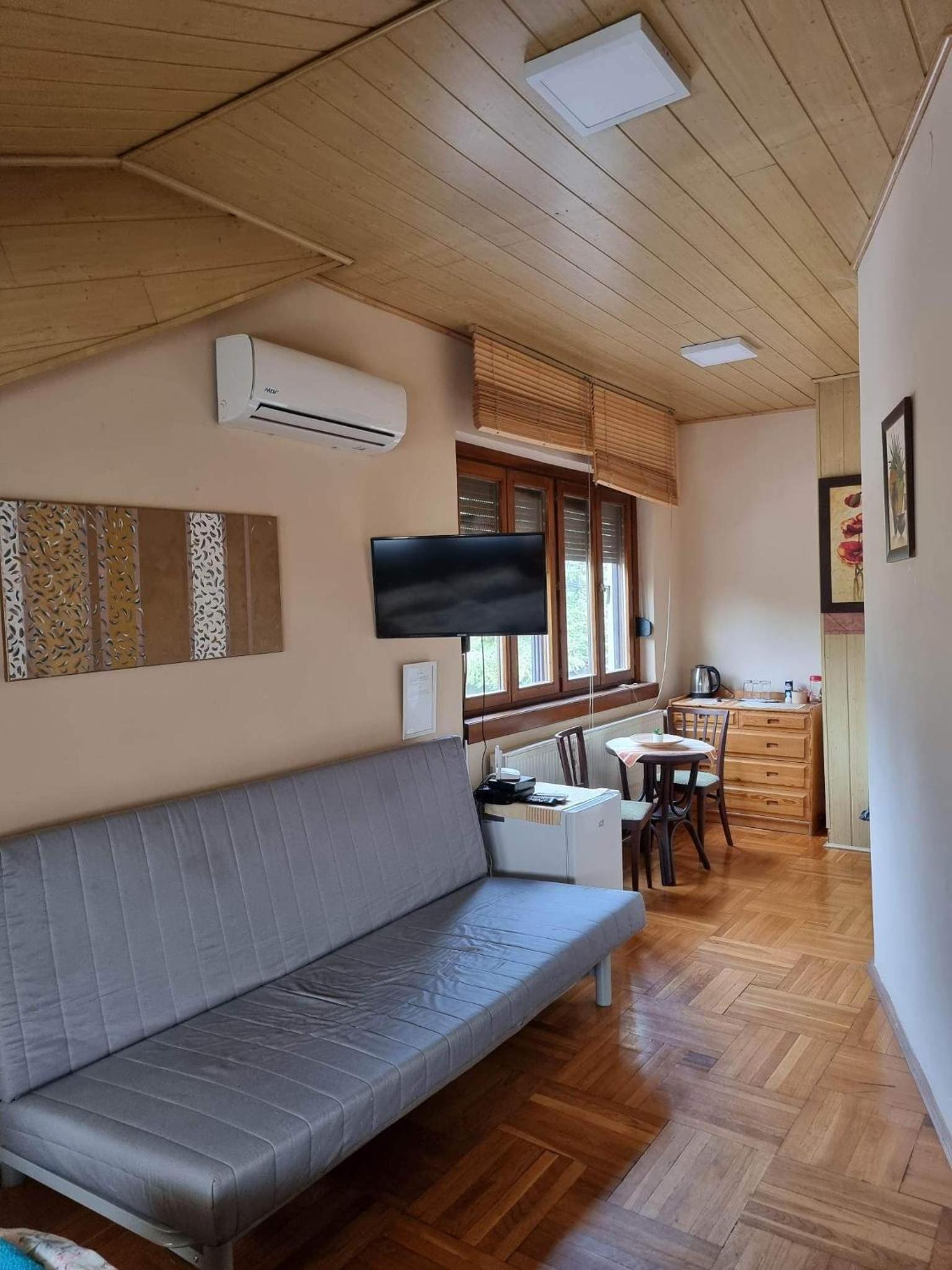 One-Bedroom Apartment - Photo 10