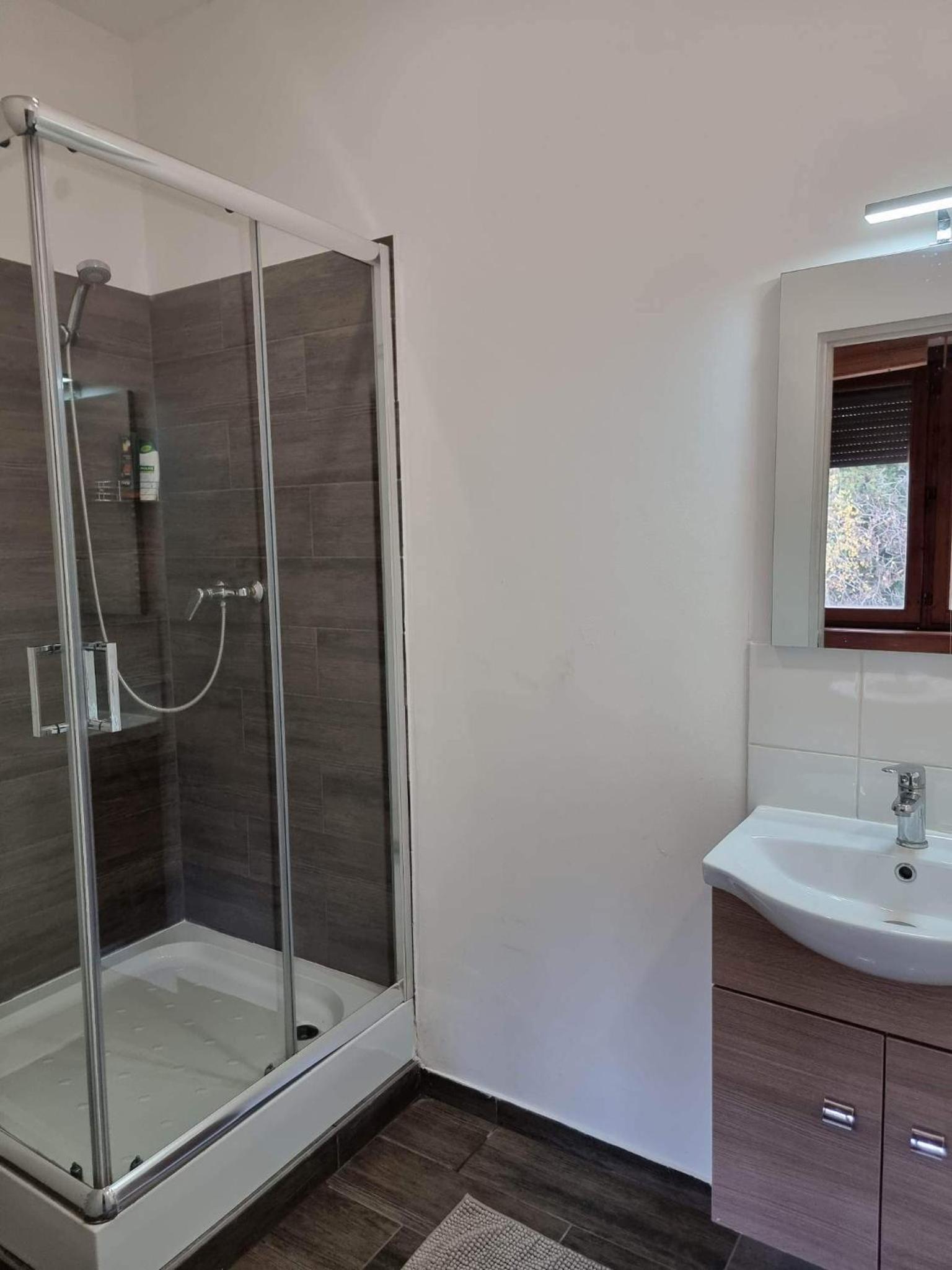 One-Bedroom Apartment - Photo 11