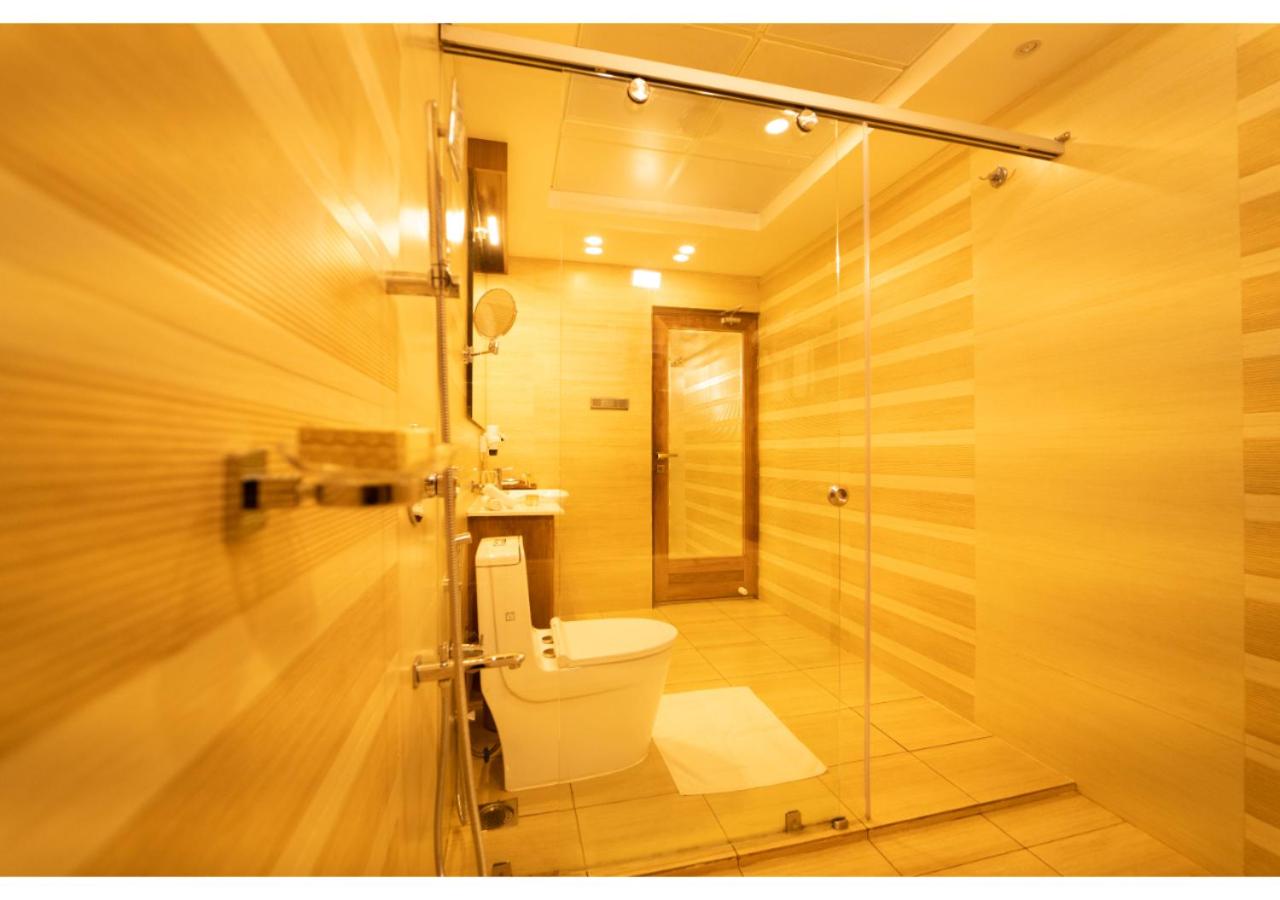 Premium Suite - Photo 14