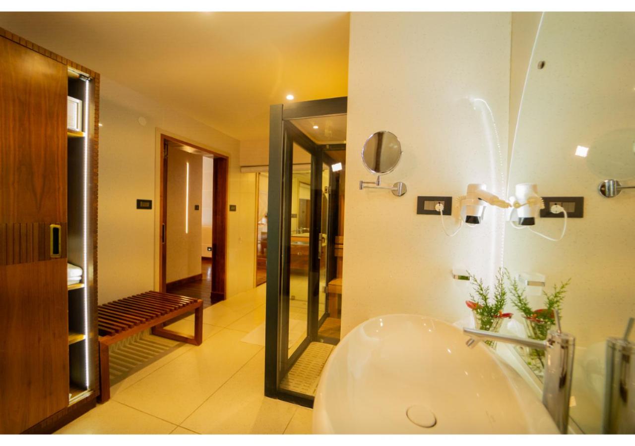 Royal Suite - Photo 8