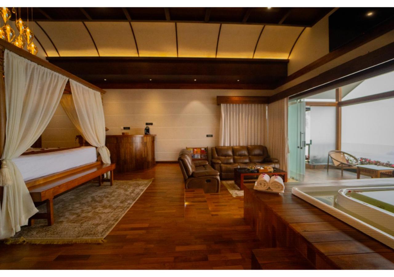 Royal Suite - Photo 11