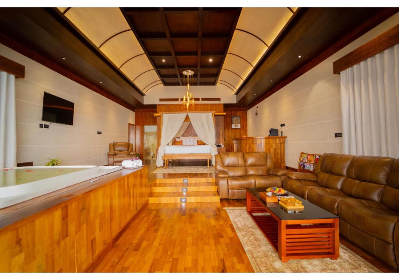 Royal Suite - Photo 12