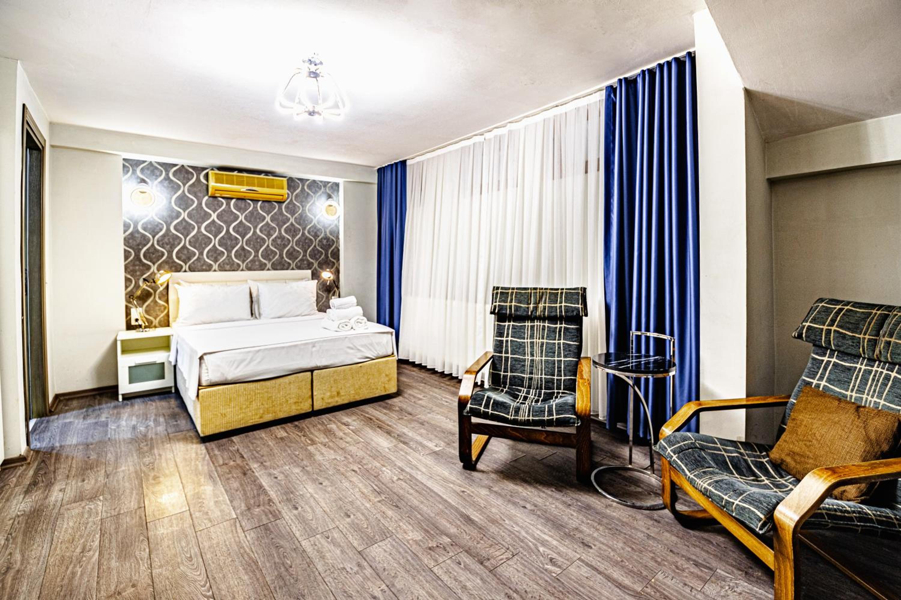 Economy Double Room photo 2