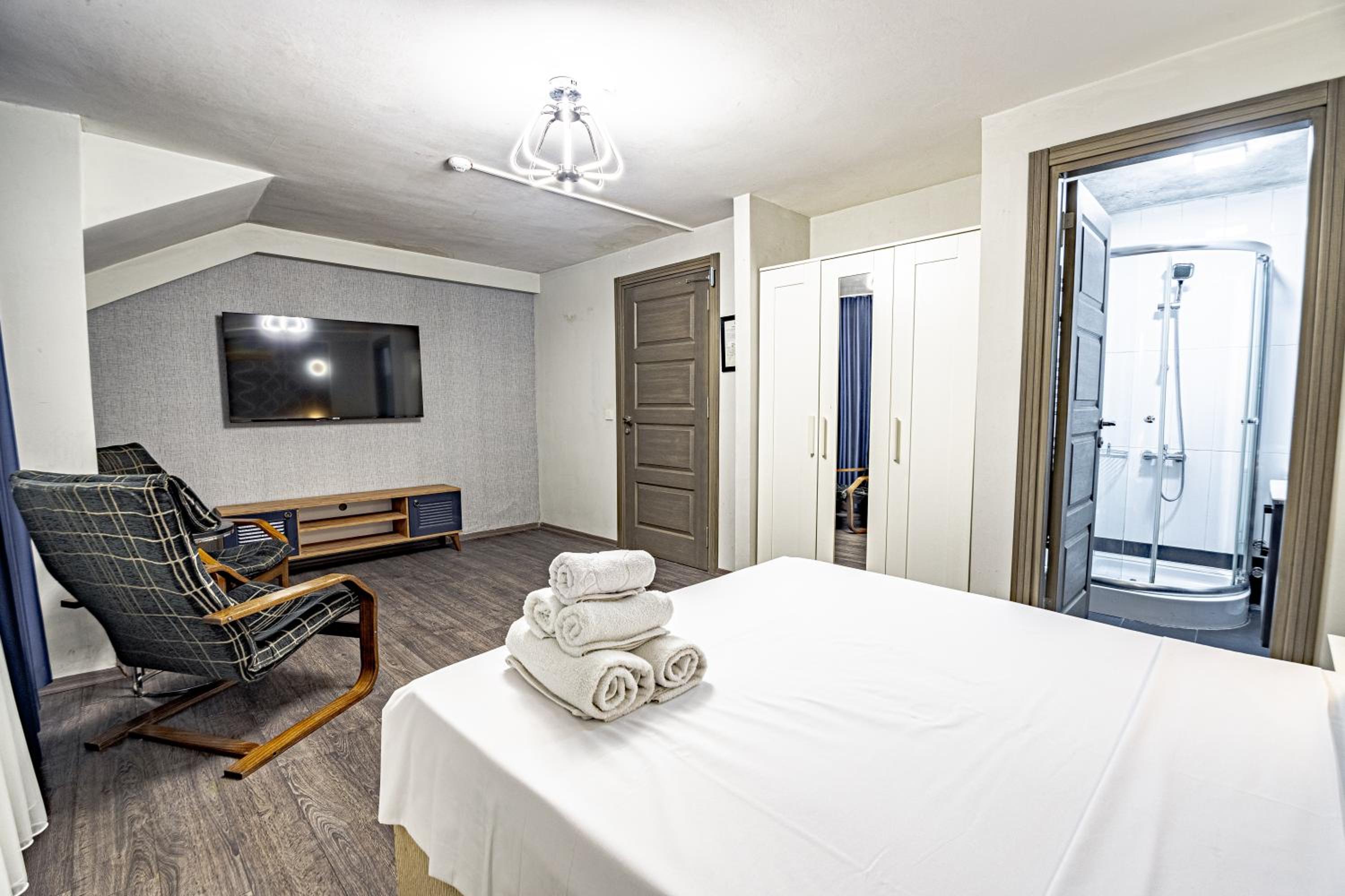 Economy Double Room photo 3