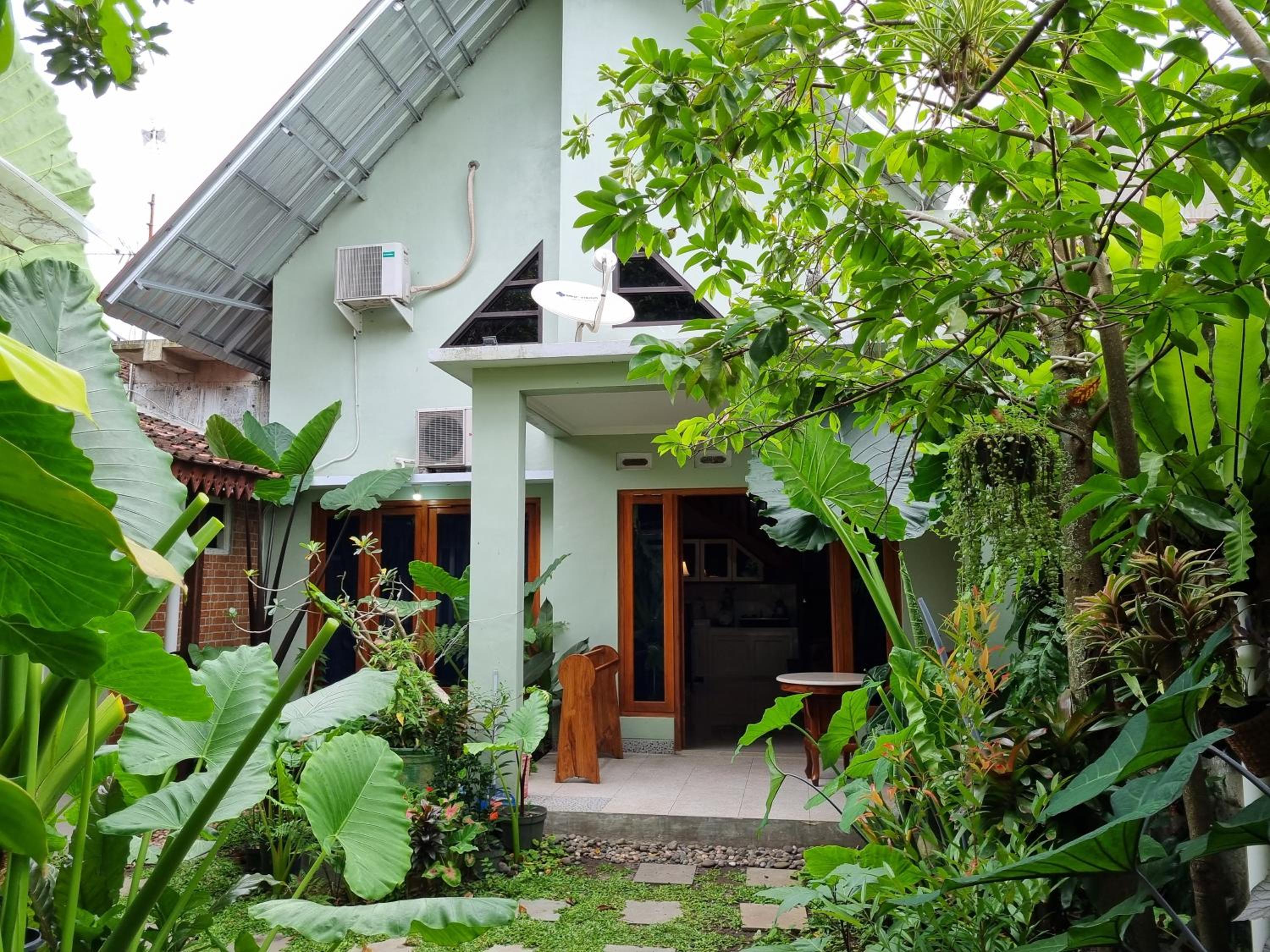Two-Bedroom House photo 3