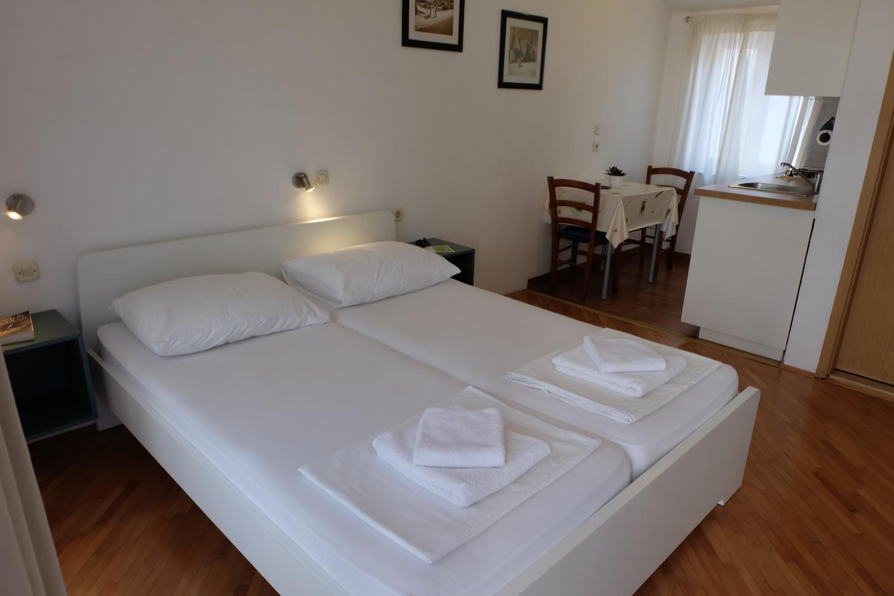 Apartment with Terrace - Photo 1