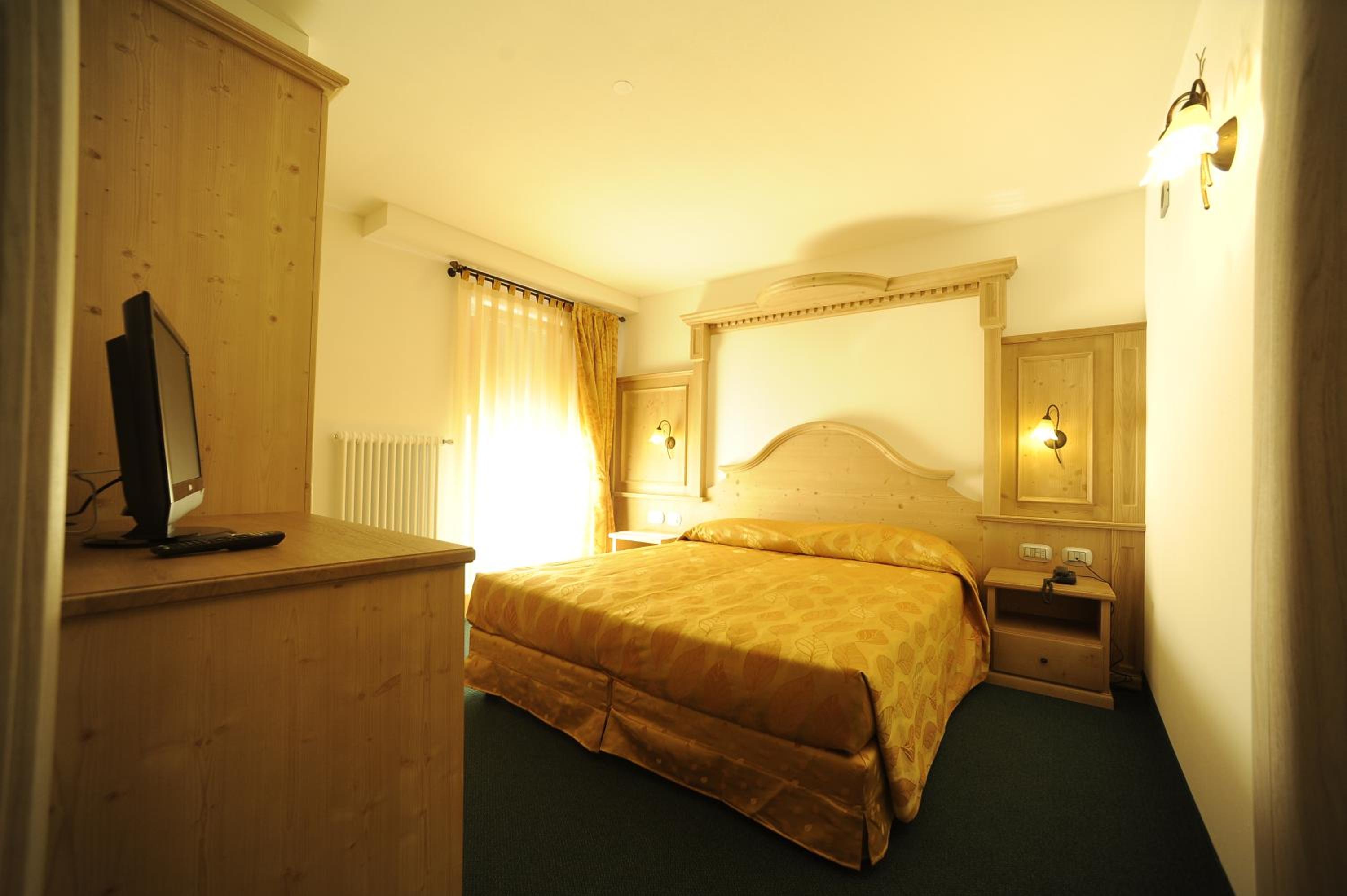 Family Suite with Balcony photo 1