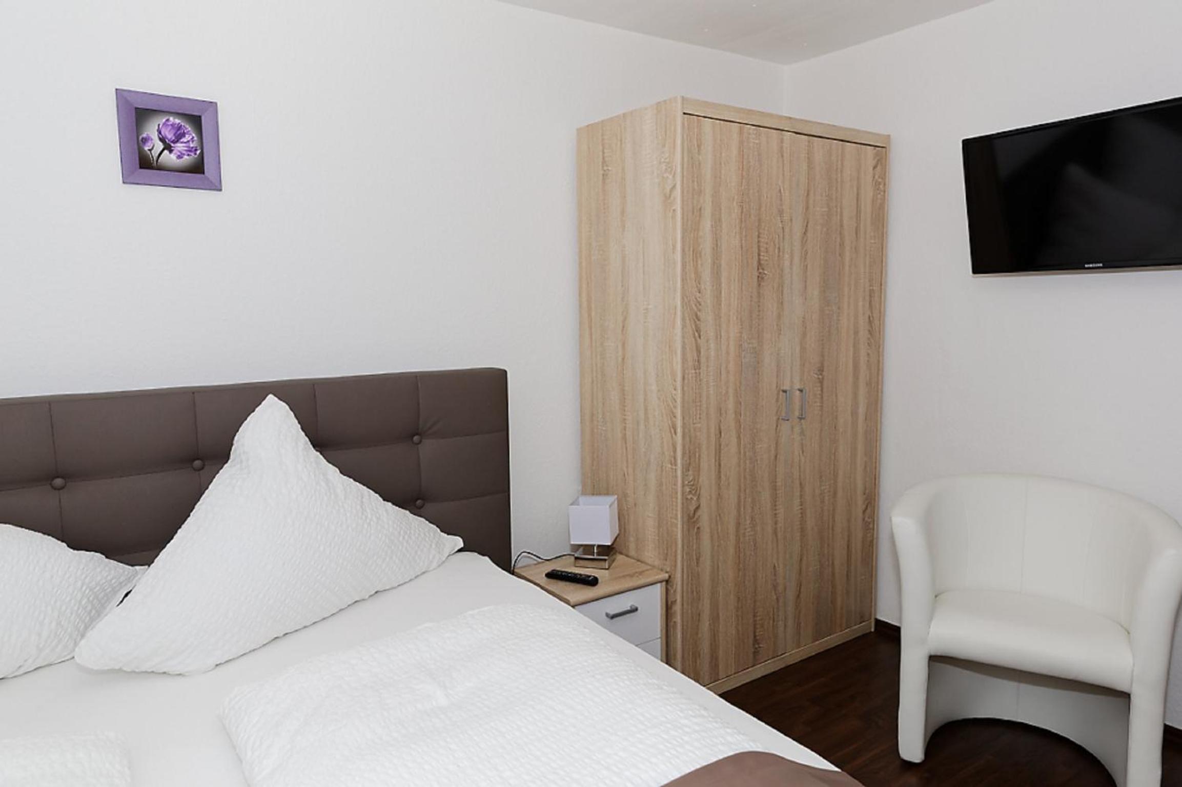 Budget Double Room photo 2