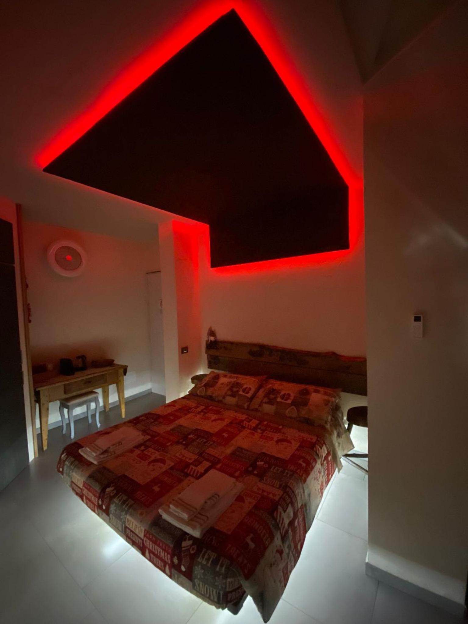 Double Room with Private Bathroom - Photo 5