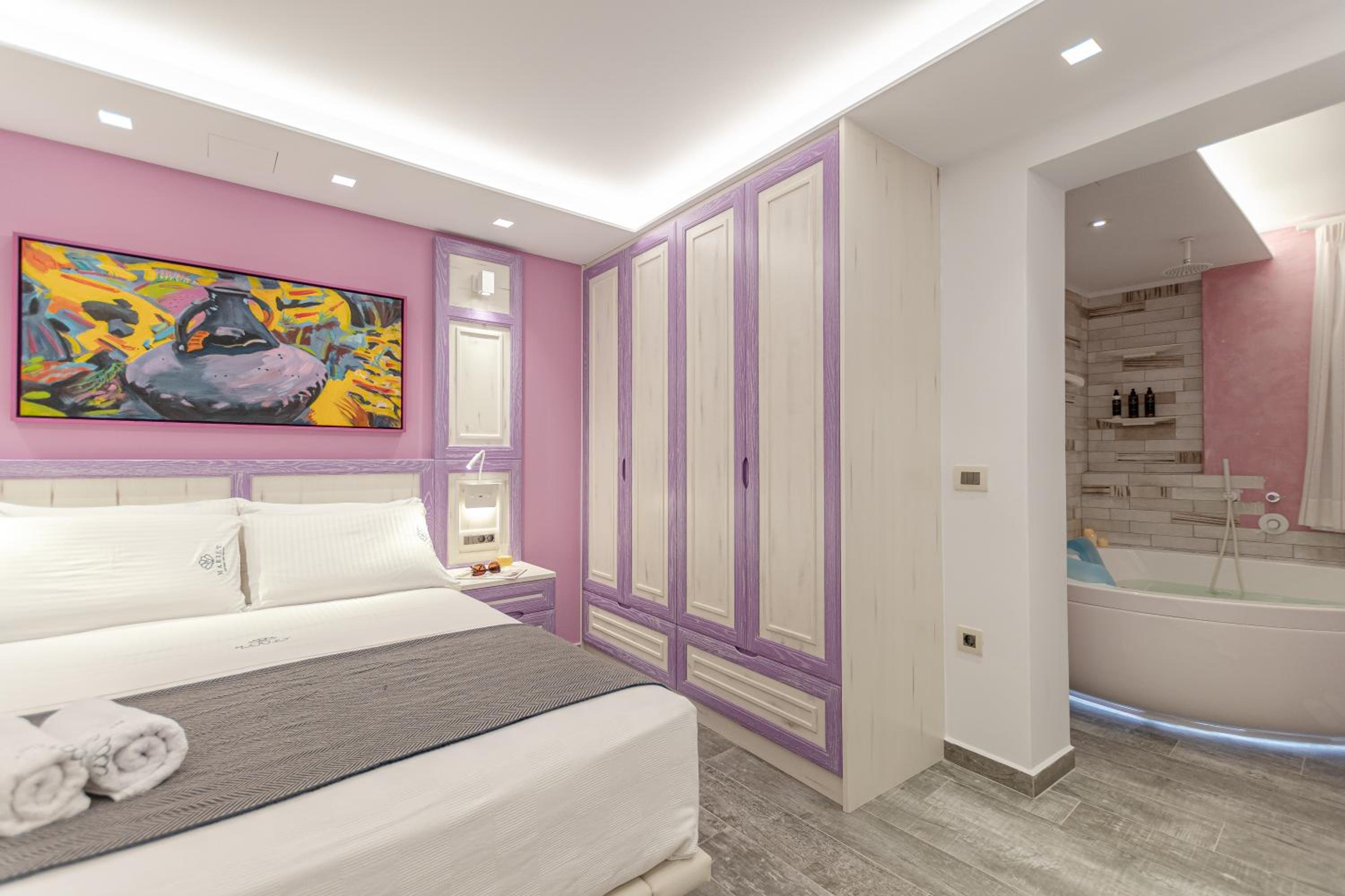 Deluxe King Room photo 3