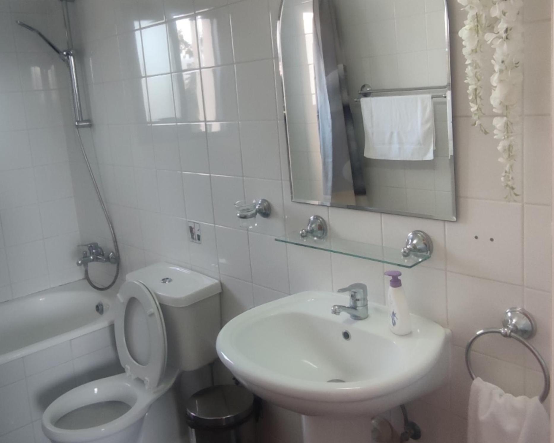Two-Bedroom House photo 2