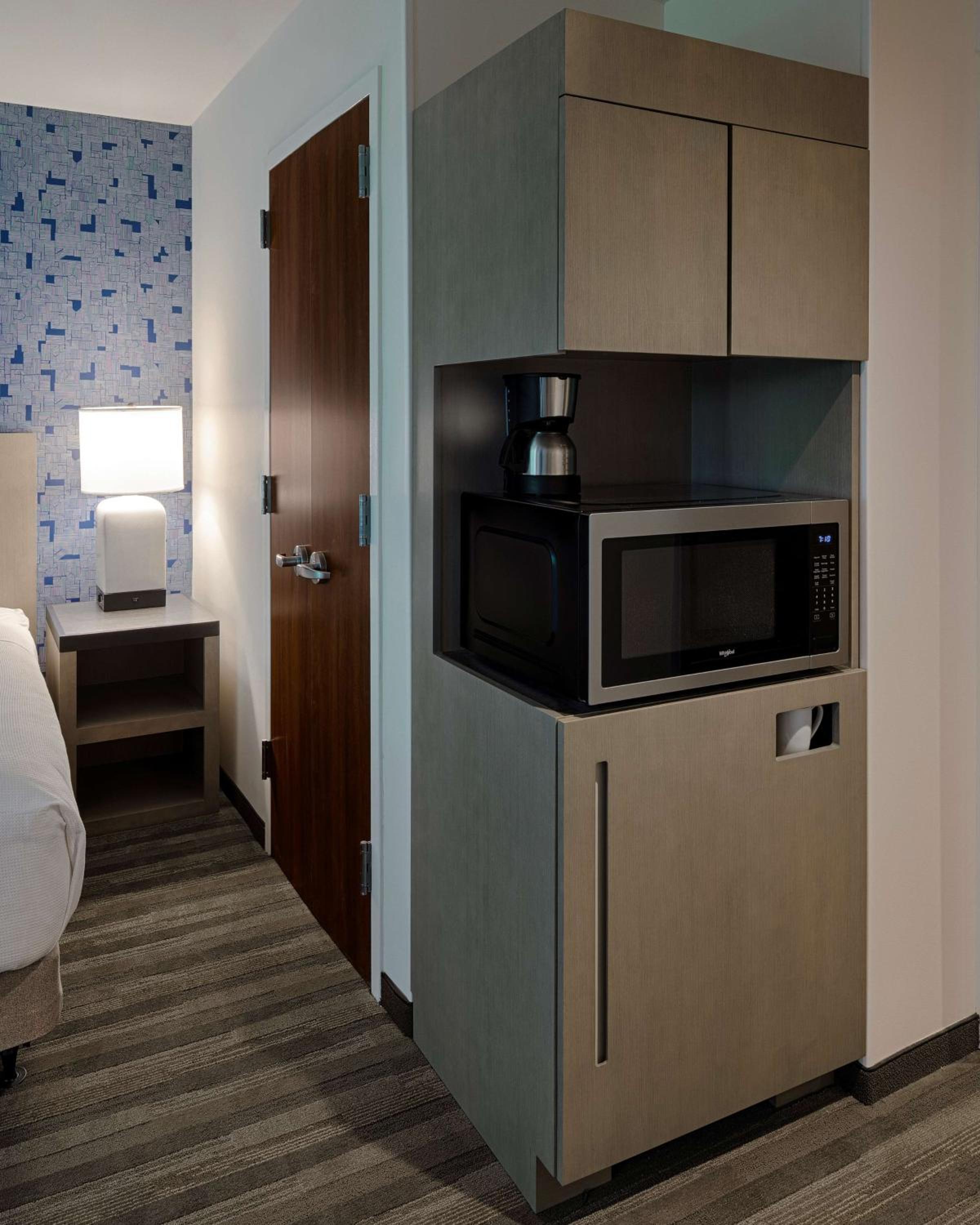 King Studio Suite with Sofa Bed, Kitchen and Accessible Tub - Photo 2