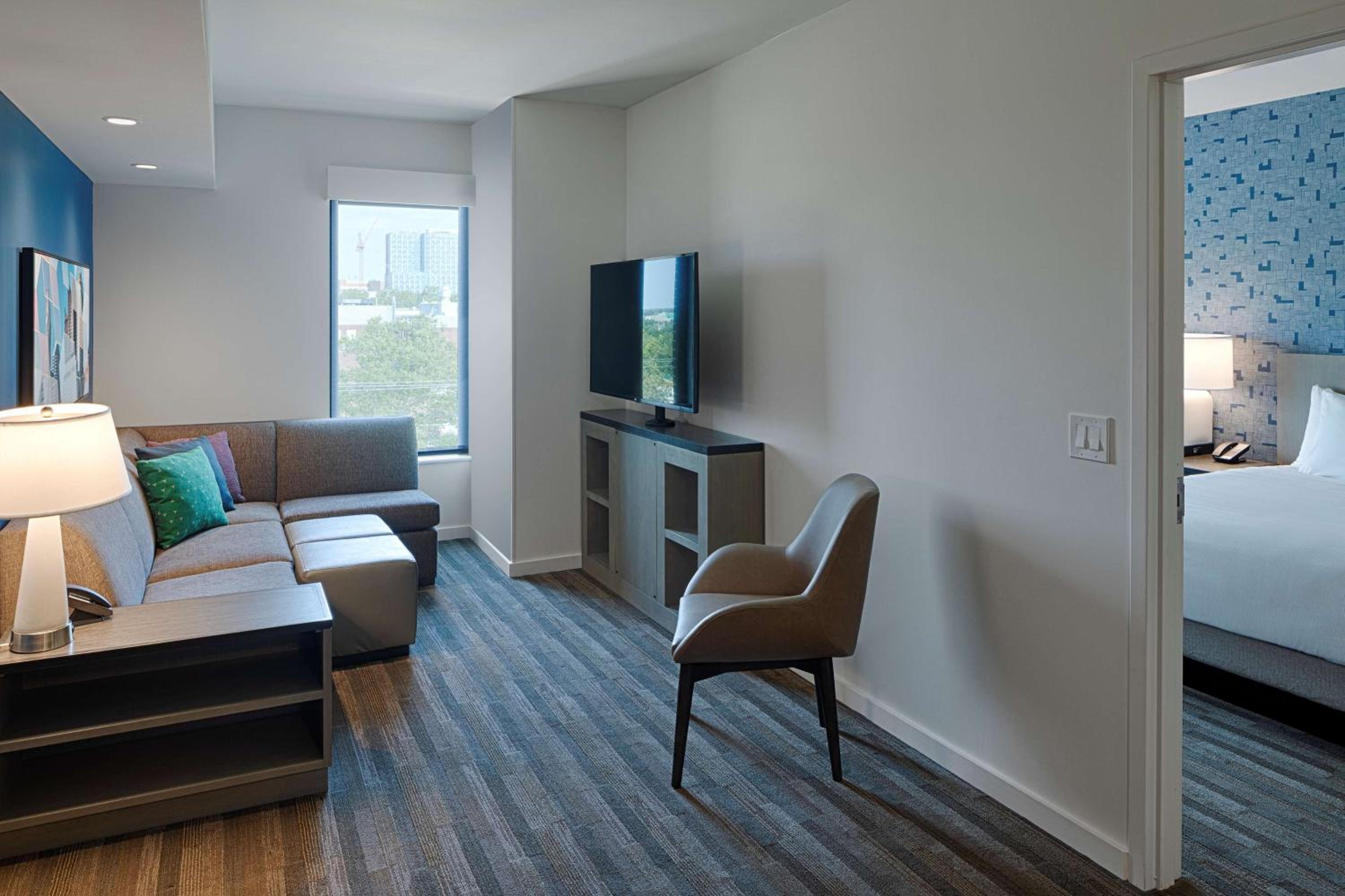 One-Bedroom Suite with Two Queen Beds and Sofa Bed - Photo 3