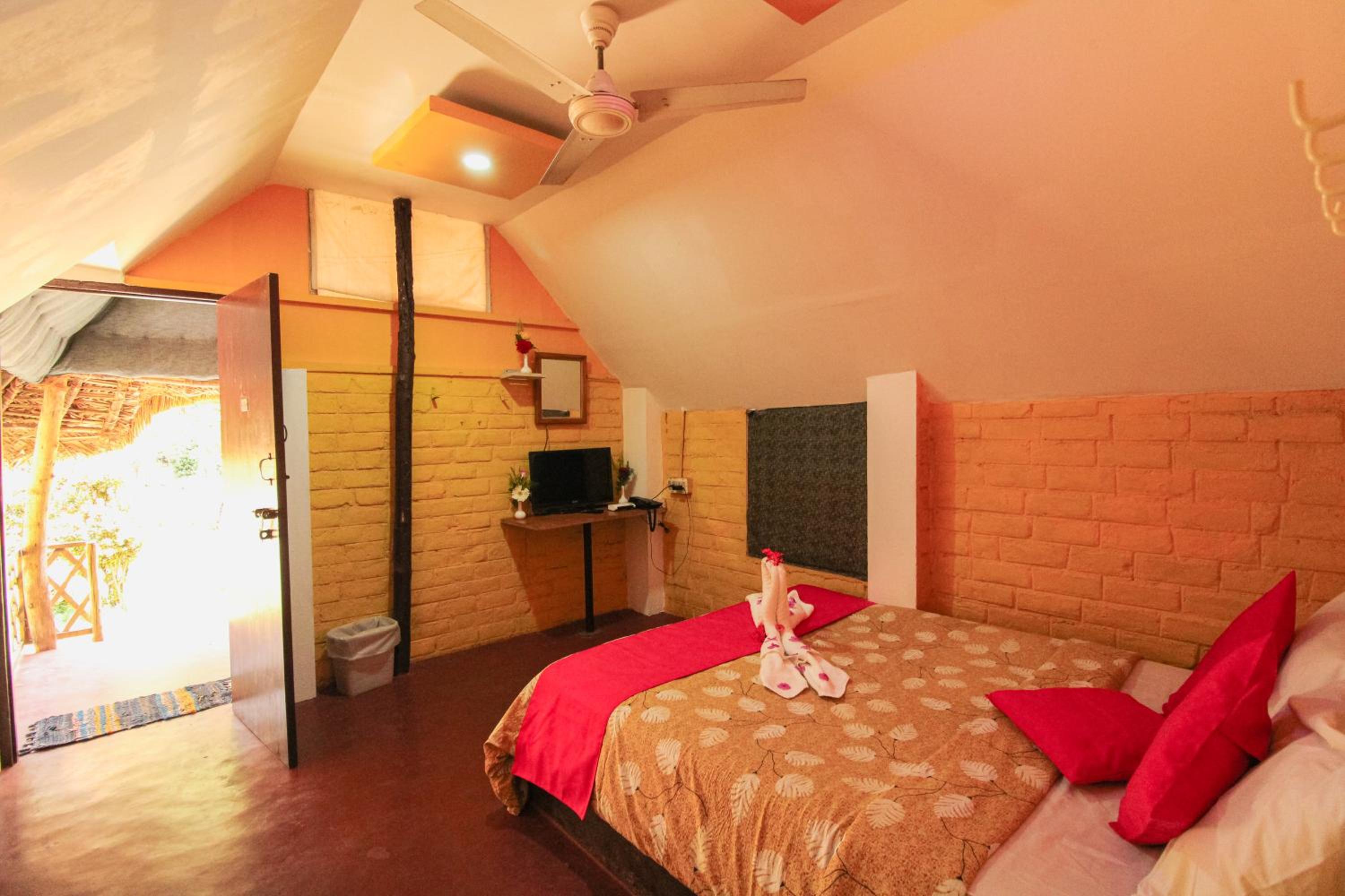 Double Room - Photo 6