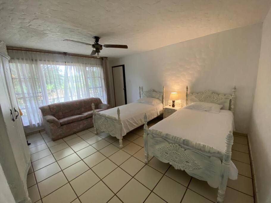 Four-Bedroom House photo 1