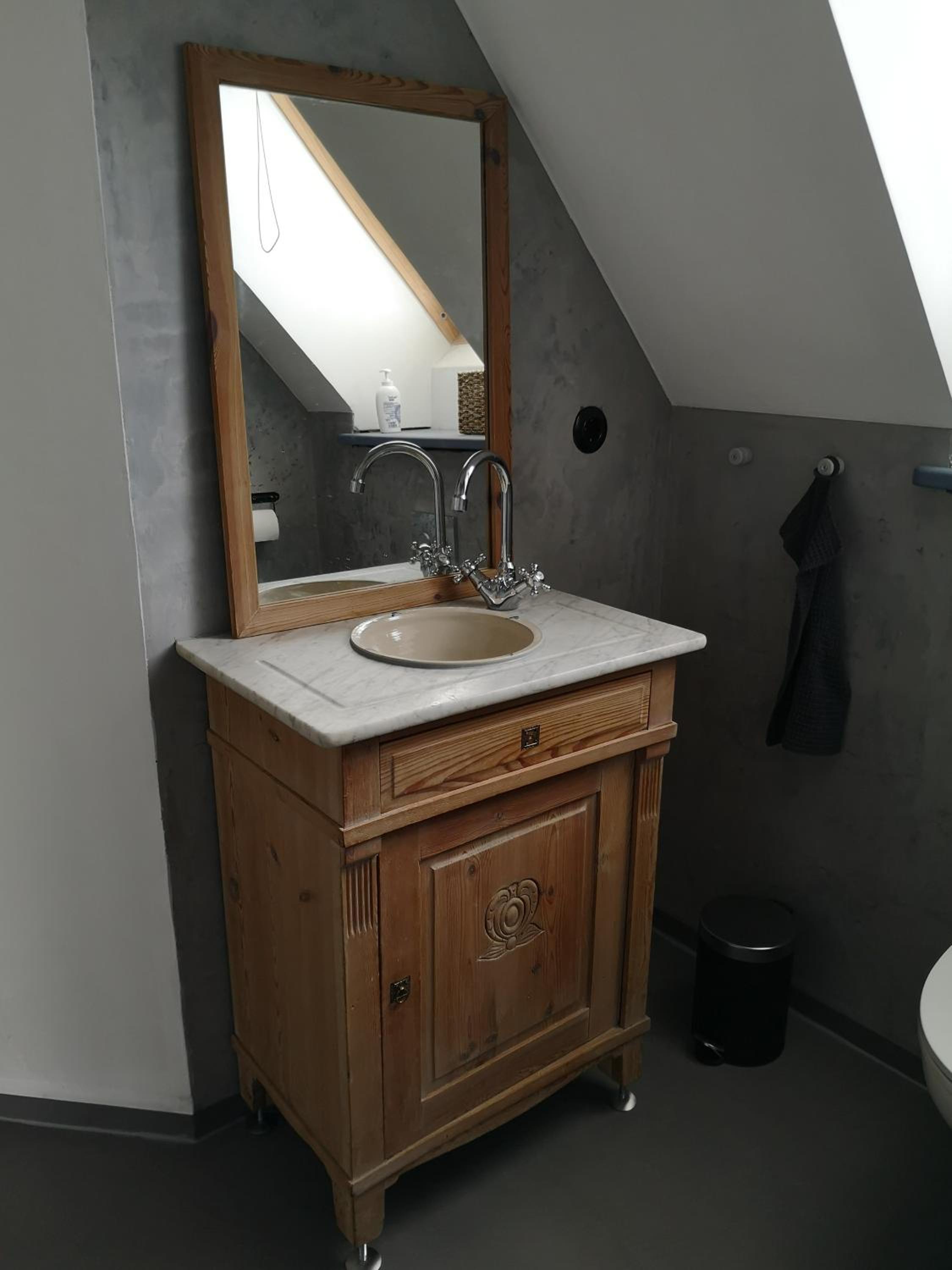 Double or Twin Room with Bathroom - Photo 3