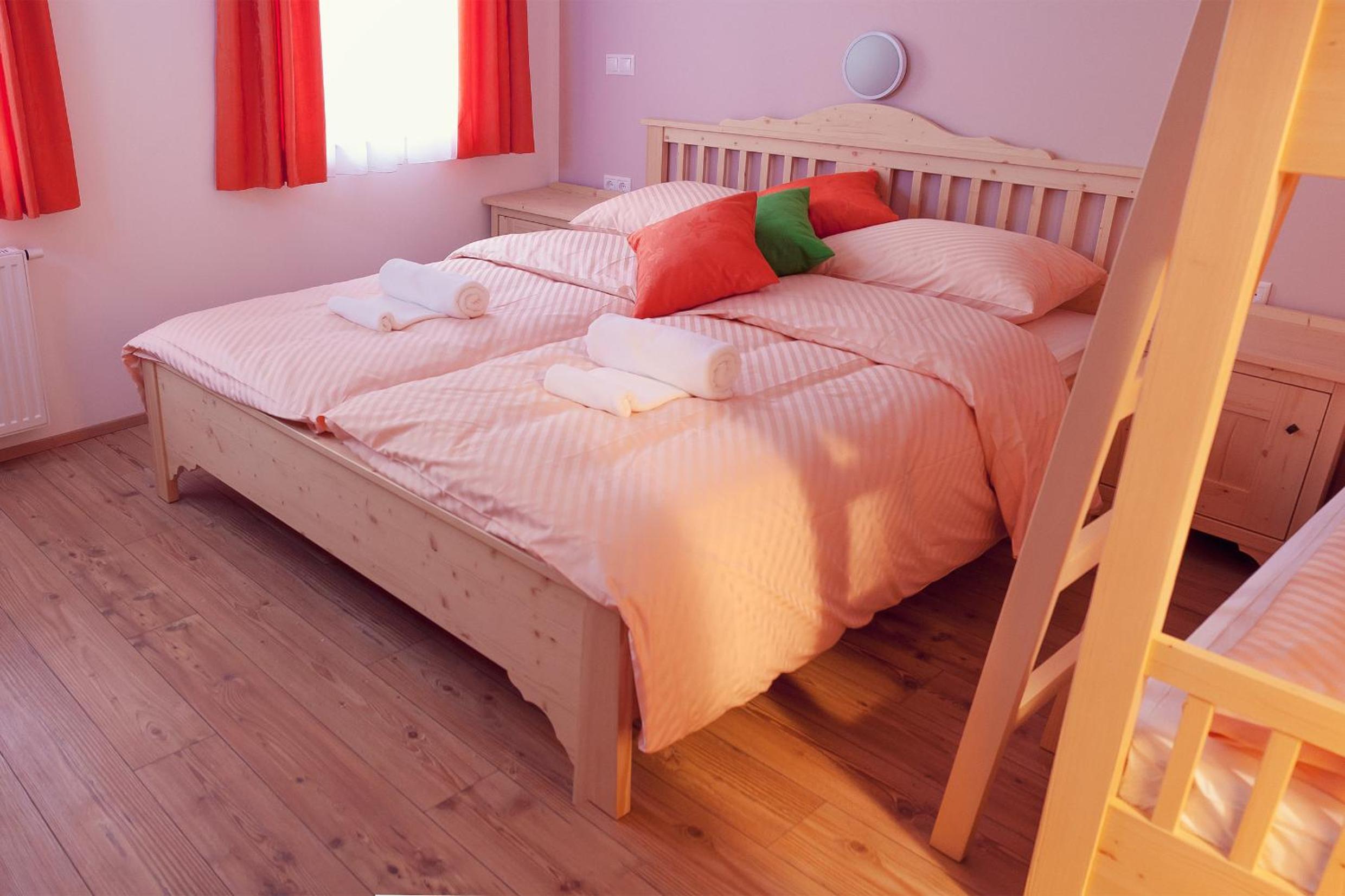 Standard Family Room - Photo 4