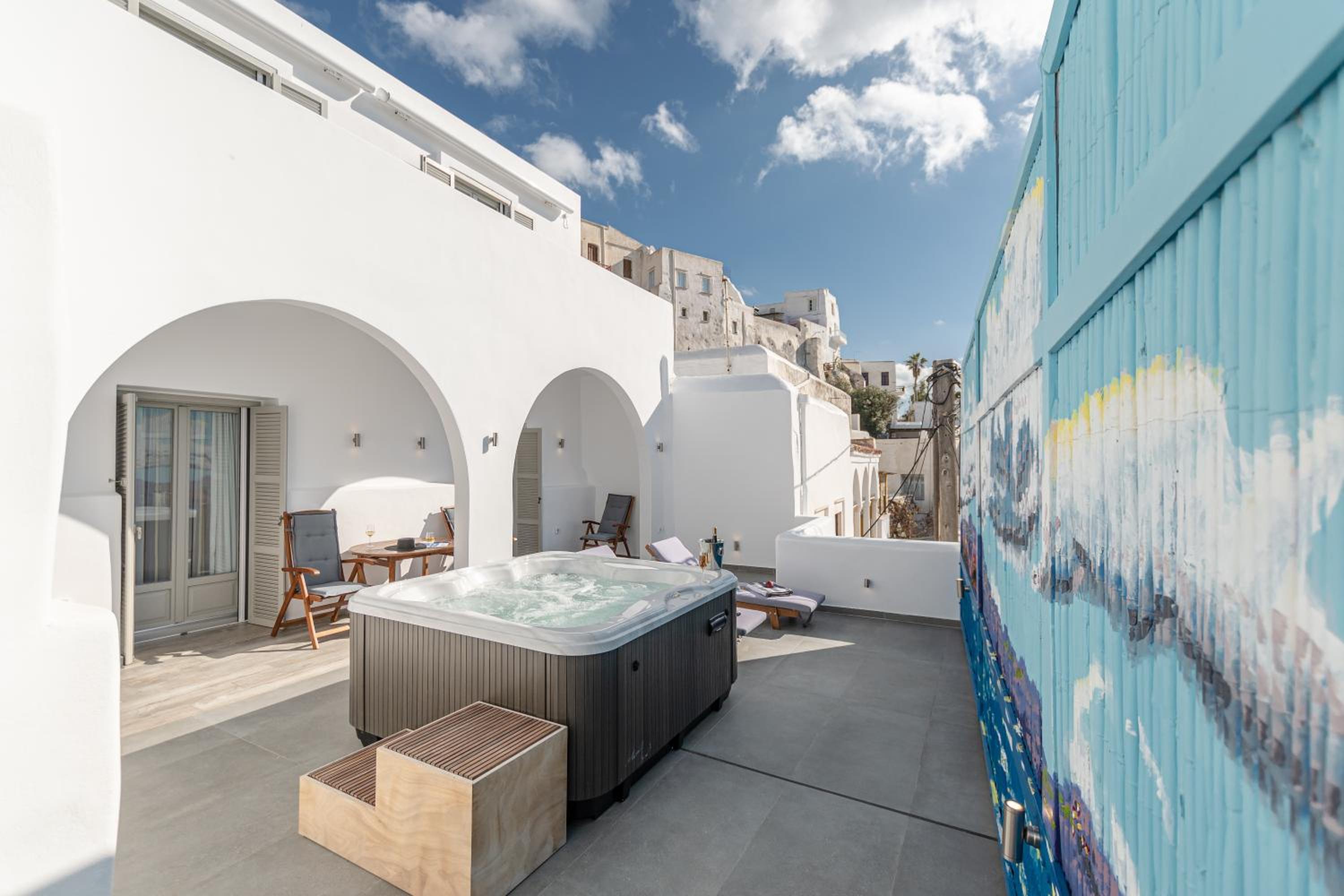 Deluxe Suite with Sea View photo 3