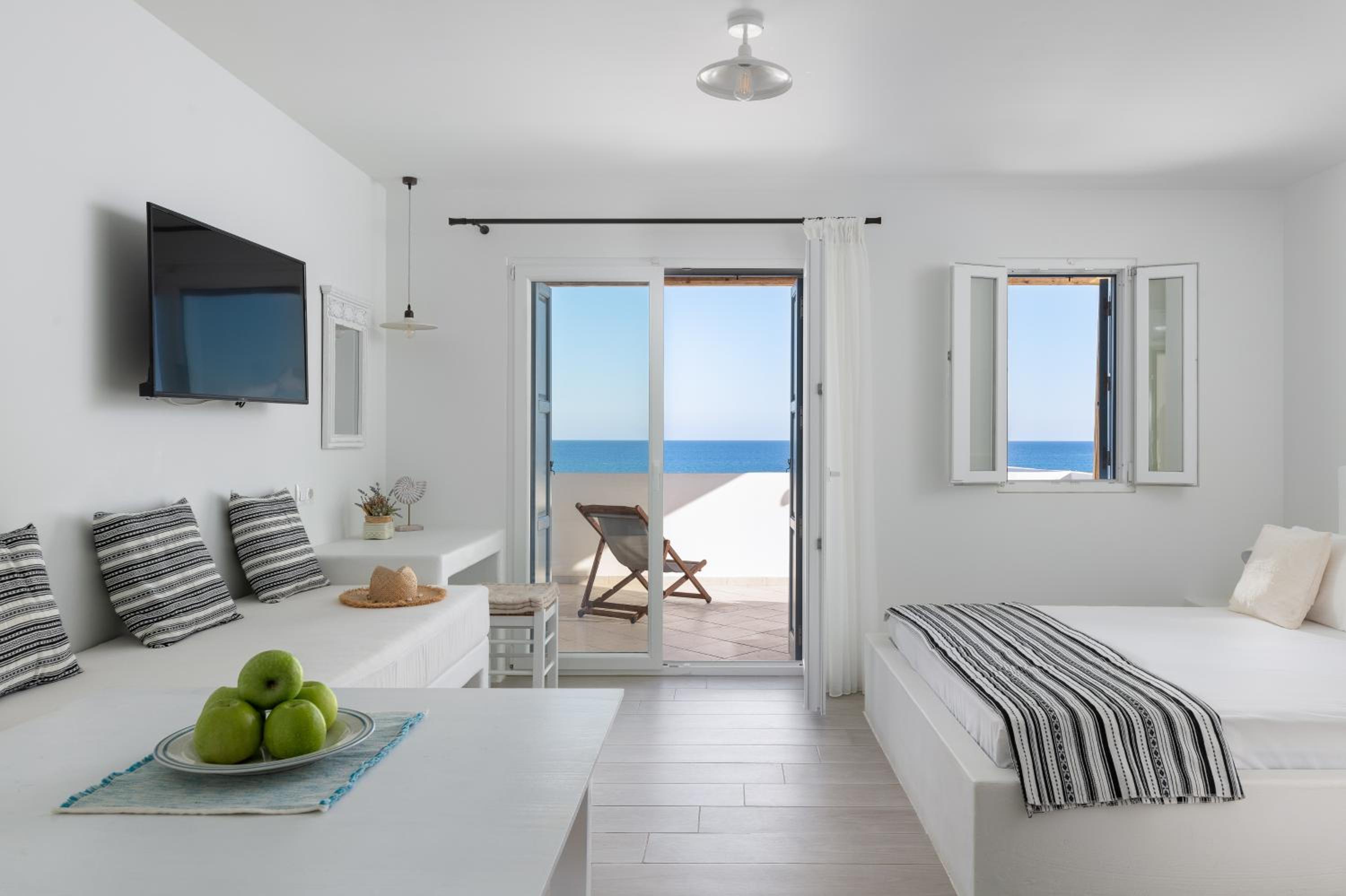 Akti Up and Hi Suites with sea view