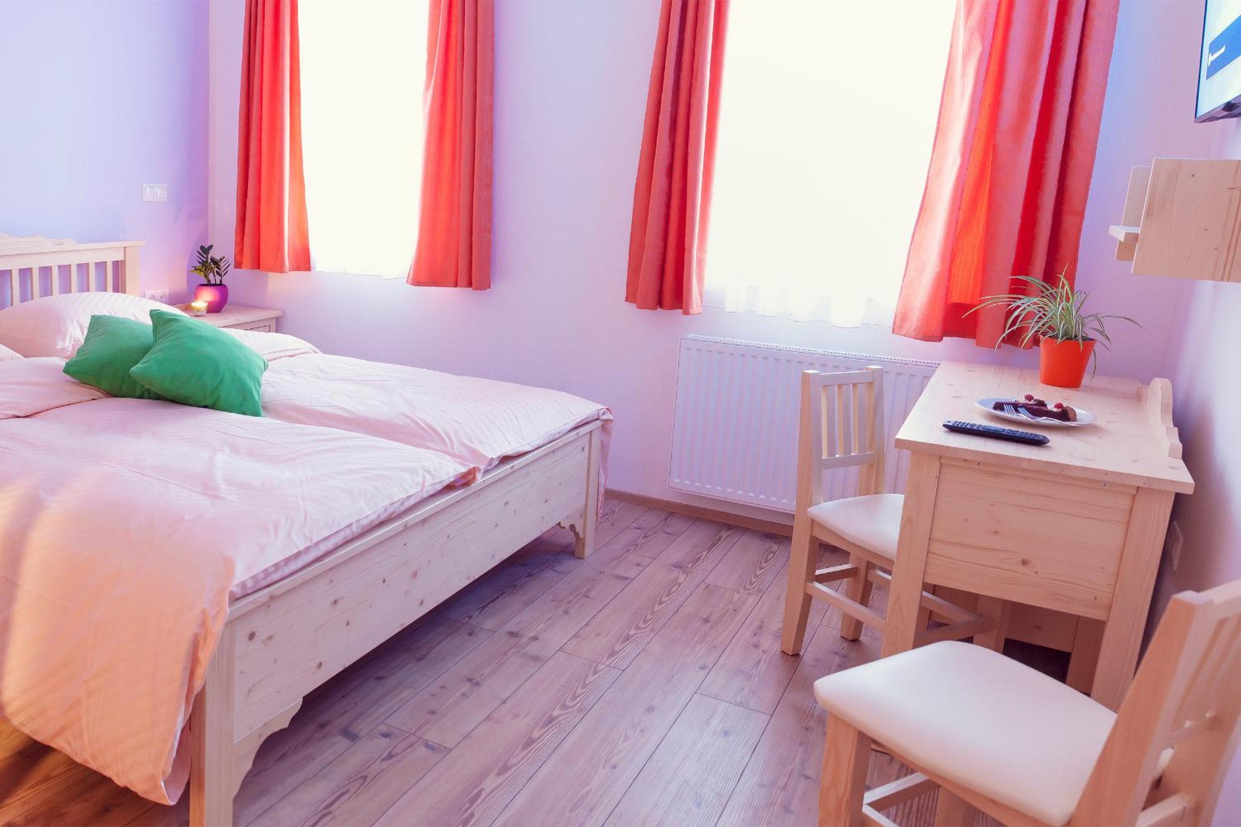 Standard Family Room - Photo 9