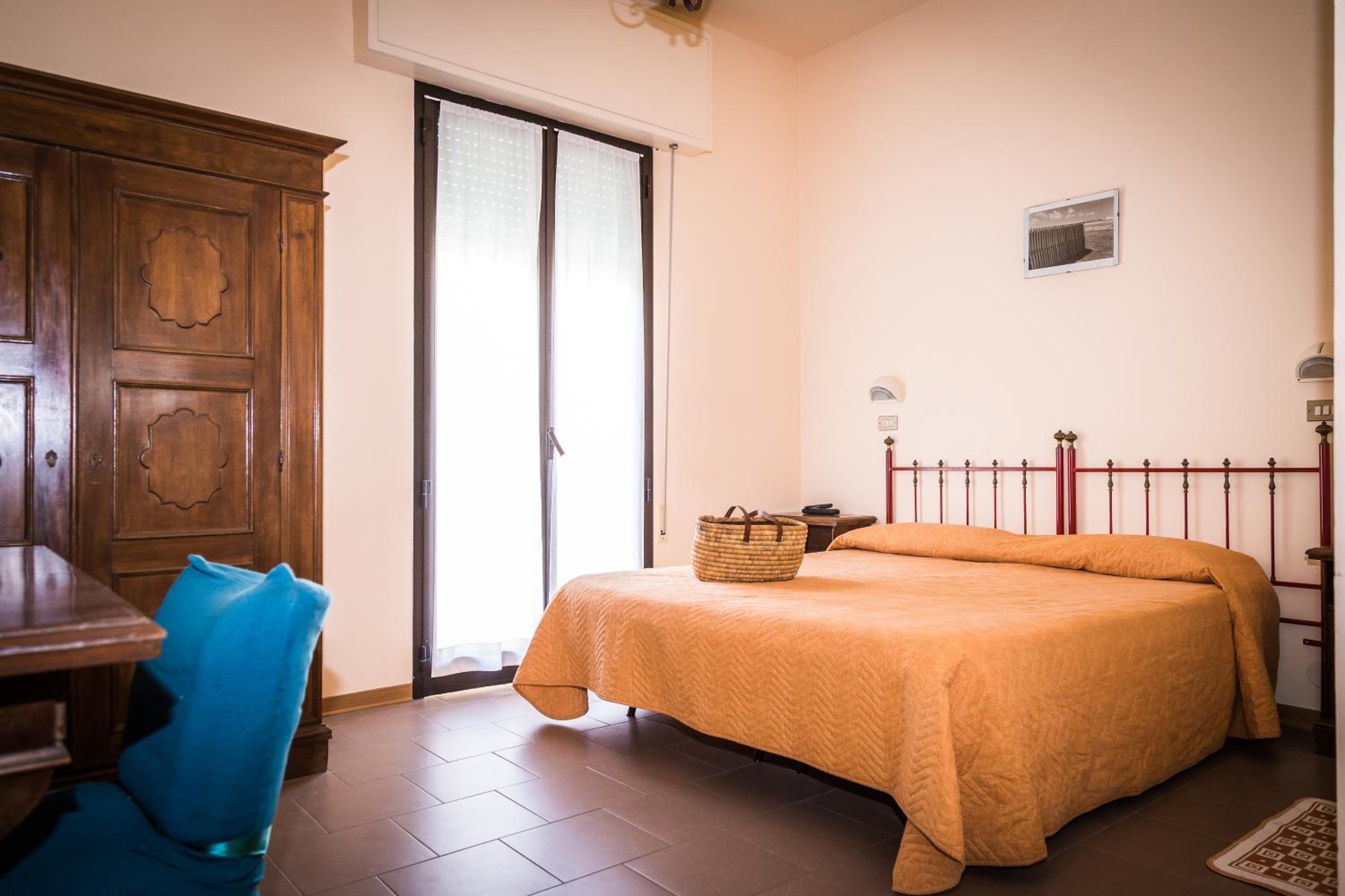 Economy Double or Twin Room photo 2