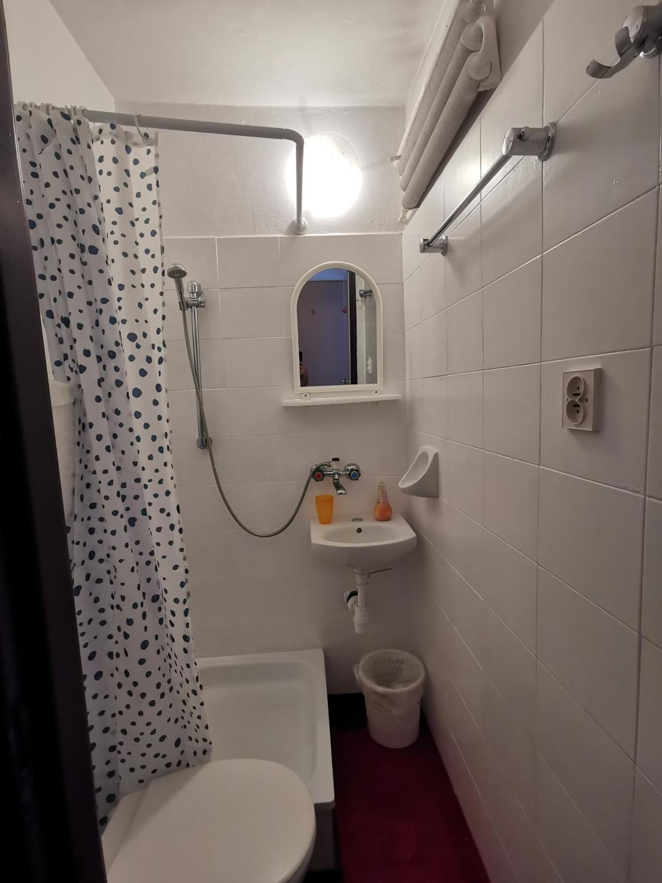 Small Double Room - Photo 10