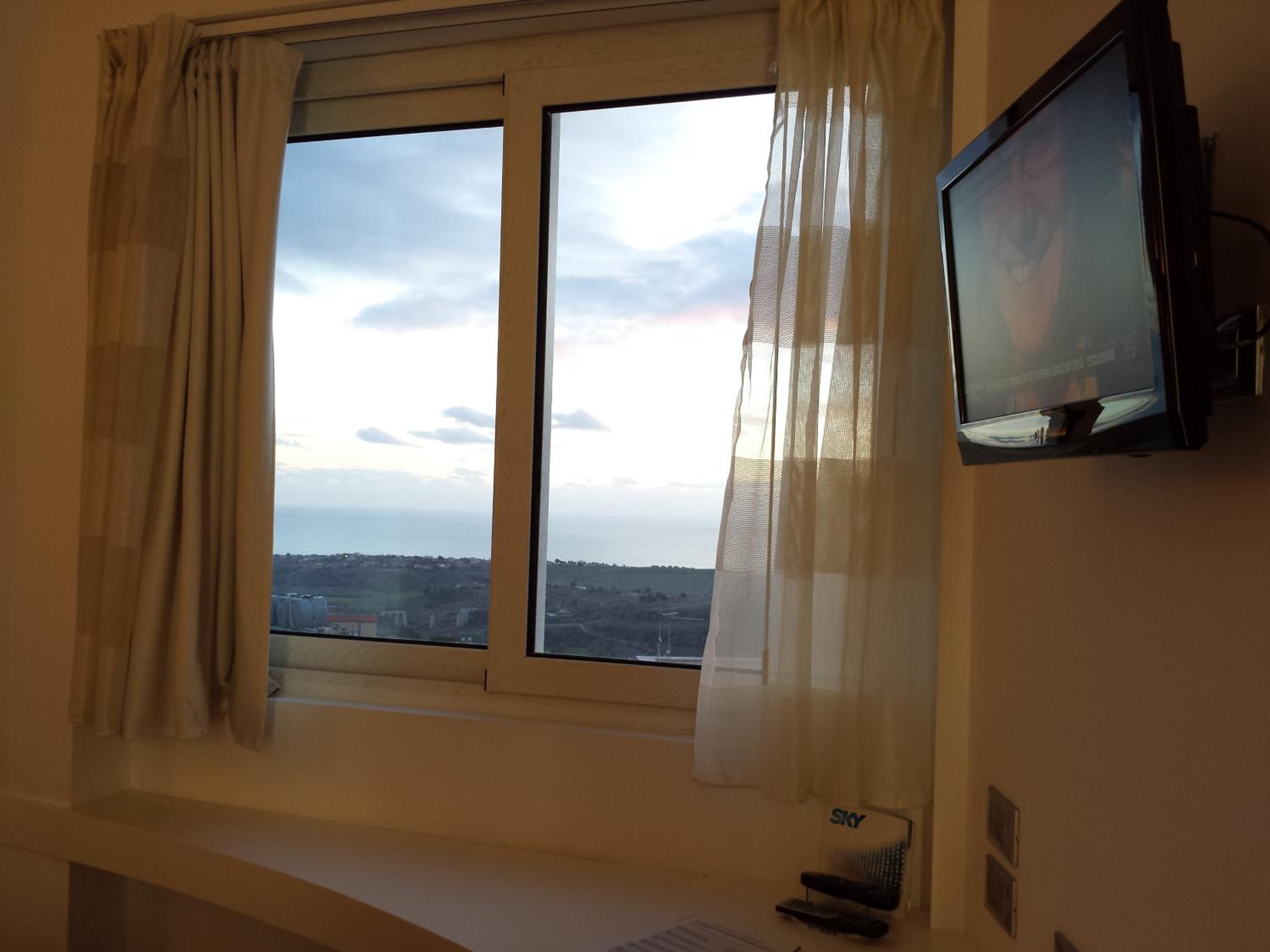Double Room - Photo 10