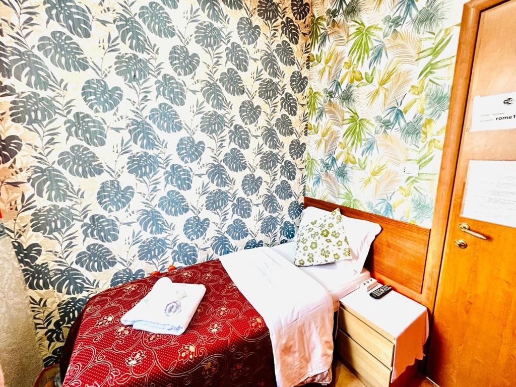 Standard Single Room with Shared Bathroom photo 1