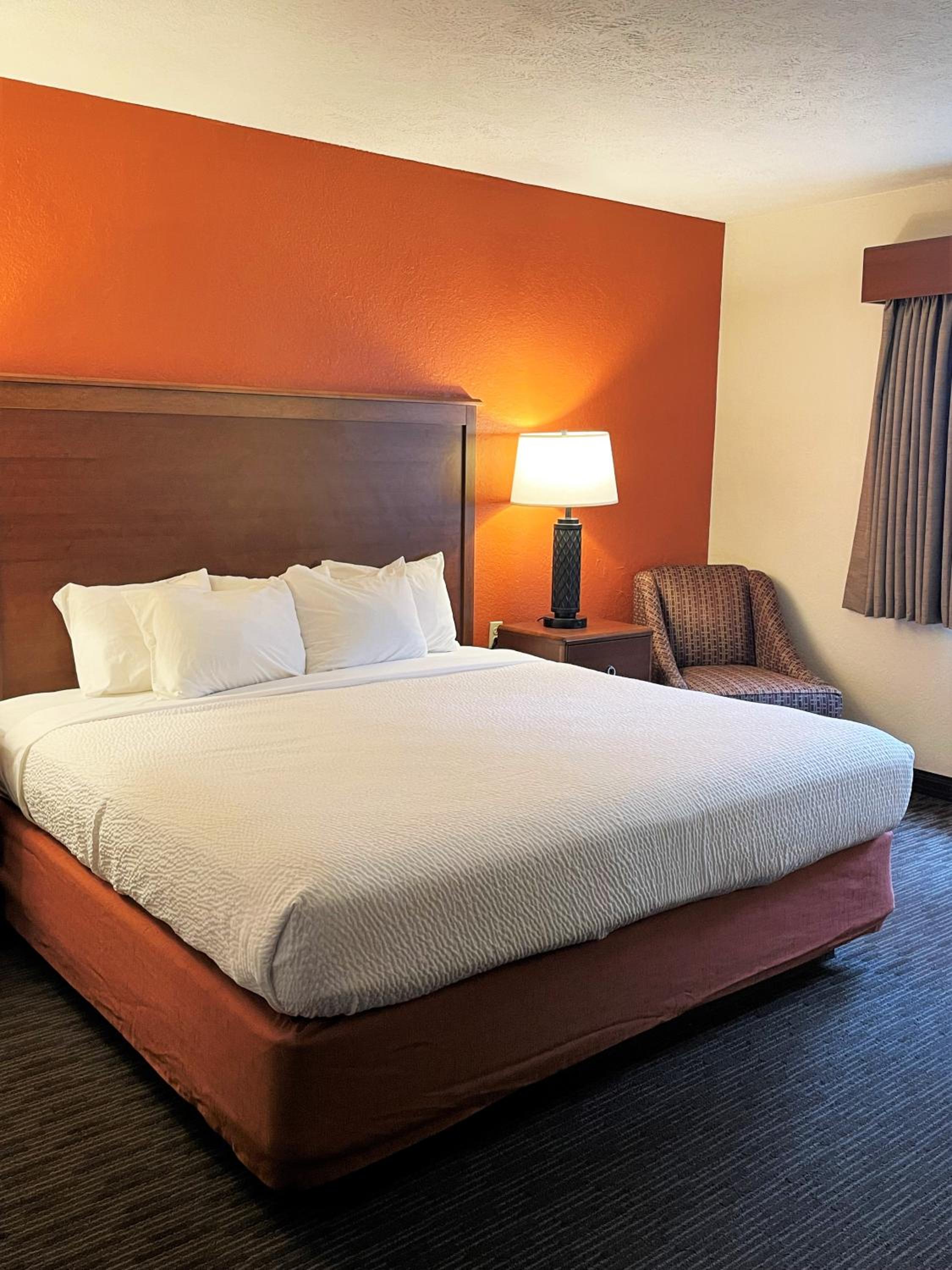 King Room - Non-Smoking - Photo 1