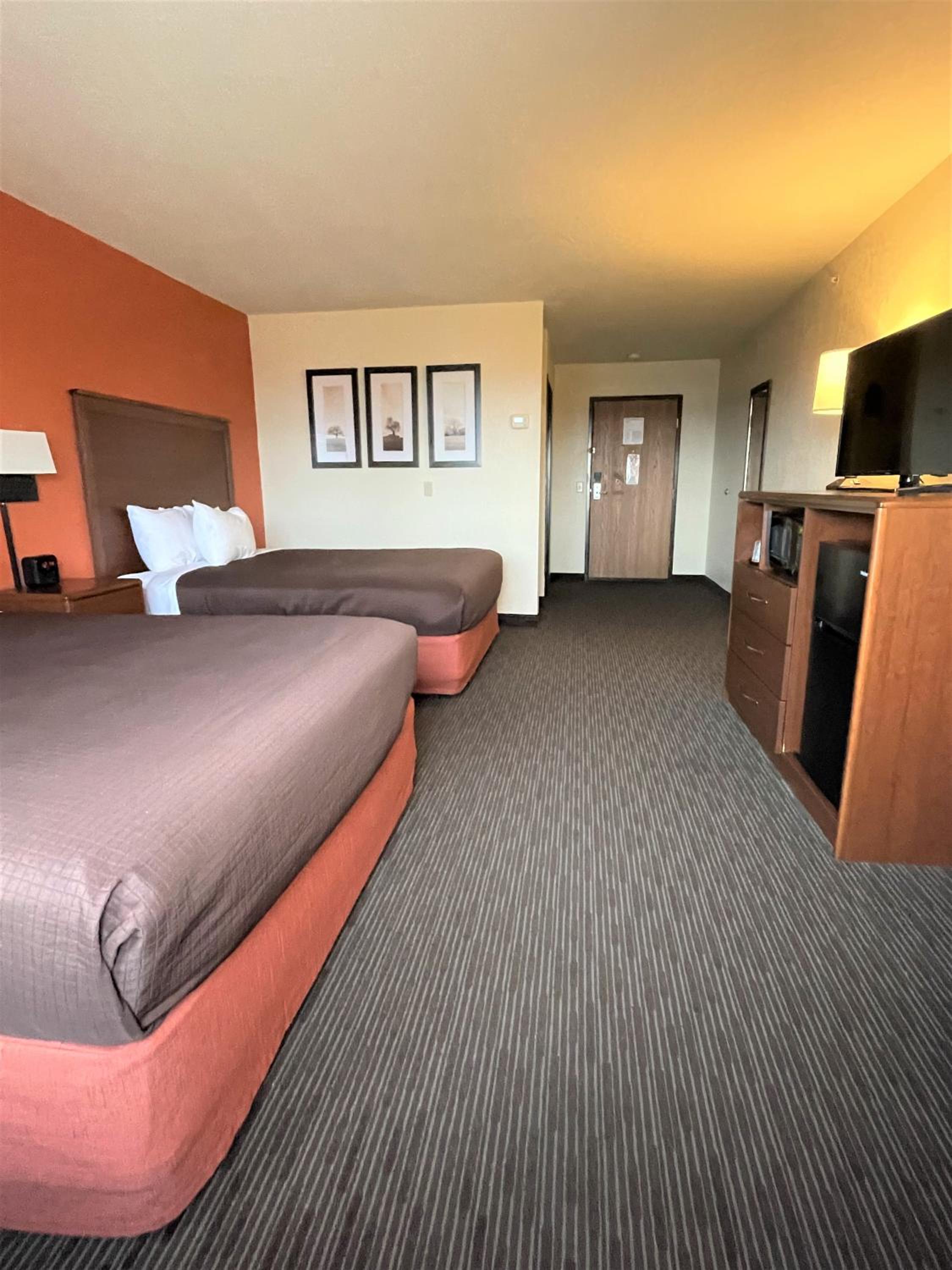 Deluxe Queen Room with Two Queen Beds - Non-Smoking photo 1