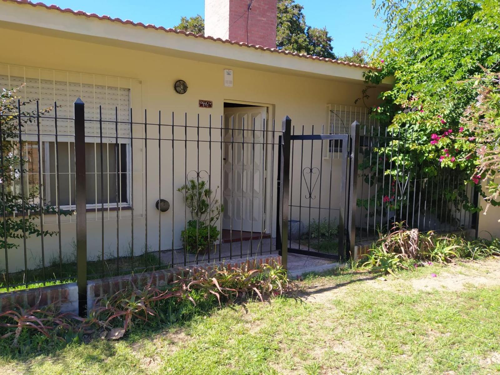 Three-Bedroom House photo 2