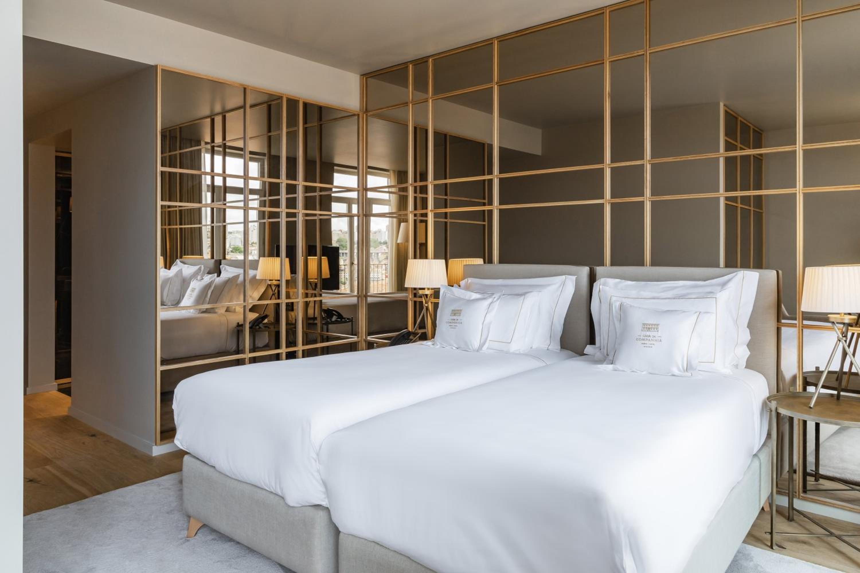 Premium Twin Room with Balcony and Cathedral View