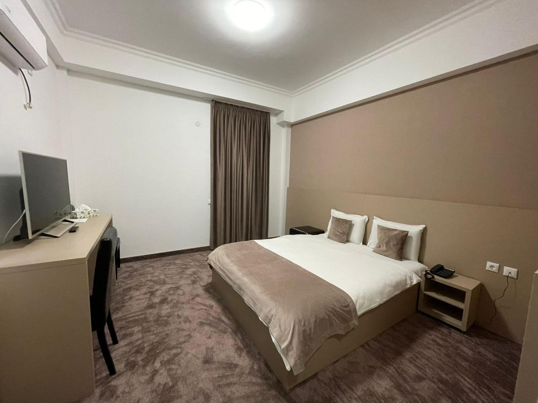 Family Room with Terrace - Photo 5