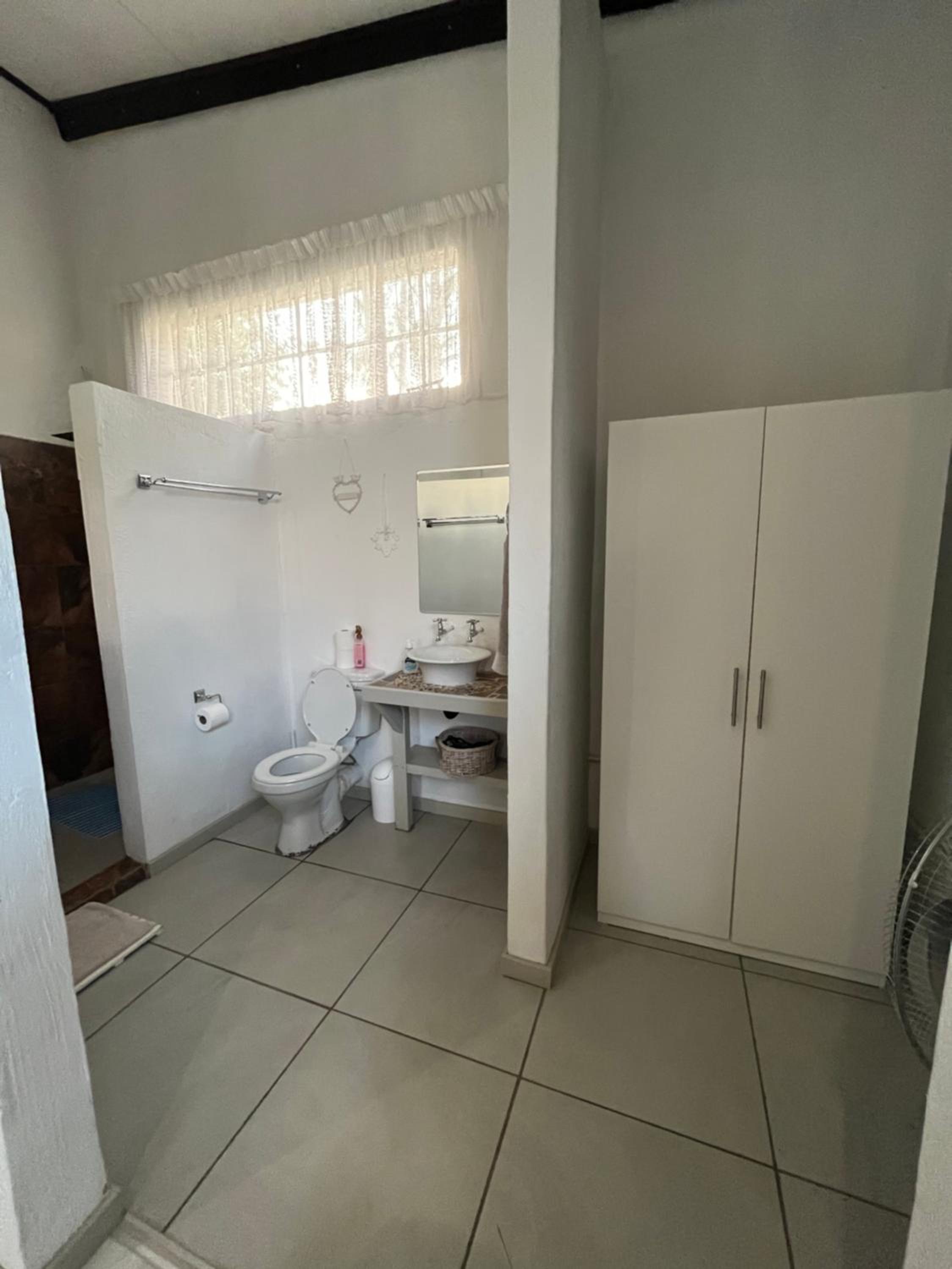 Two-Bedroom House photo 3