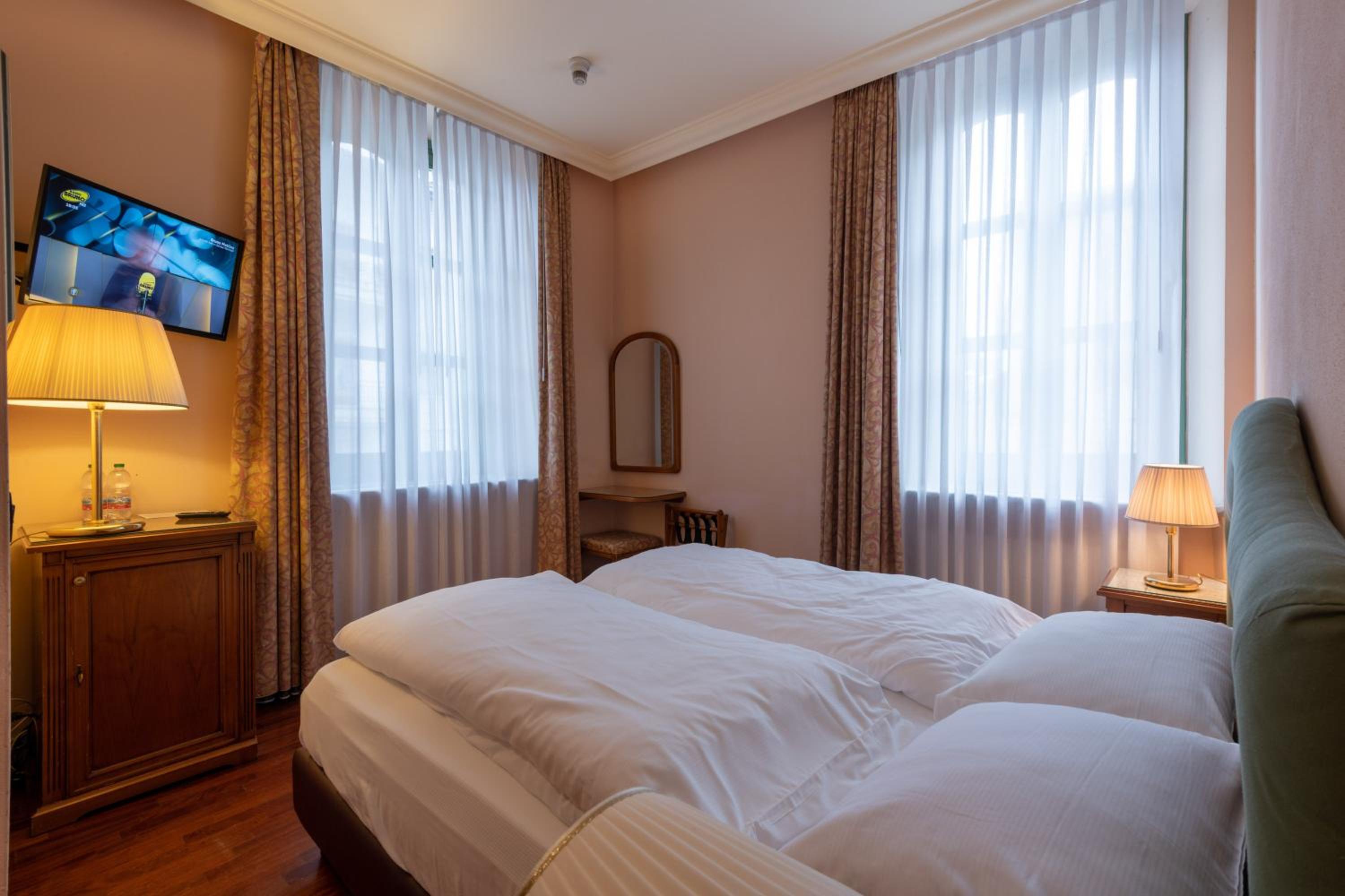 Double Room - Photo 13