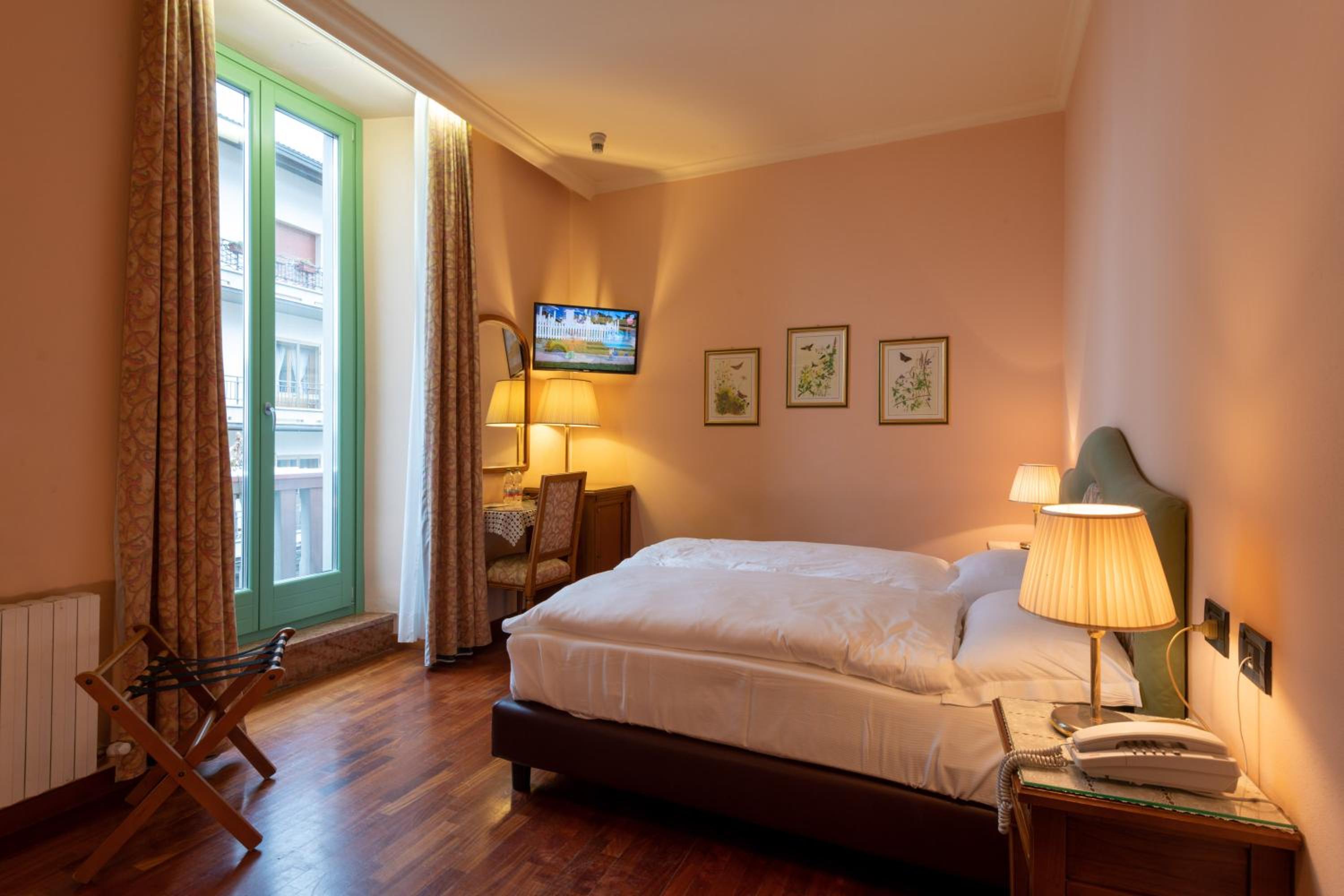 Double Room - Photo 8