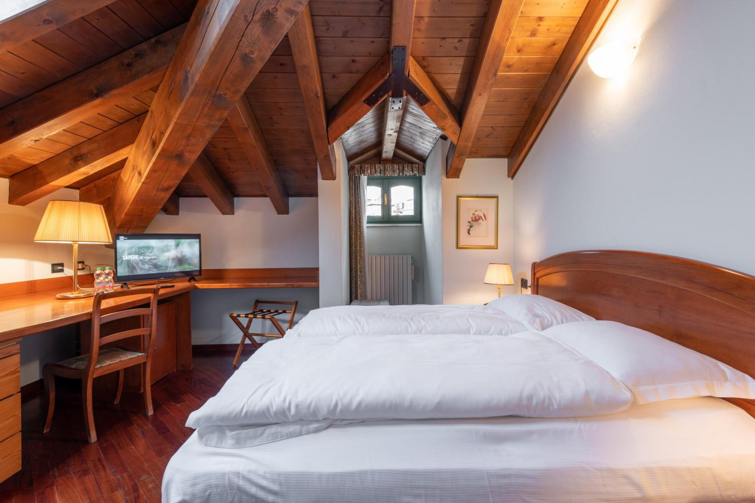 Double Room - Photo 10
