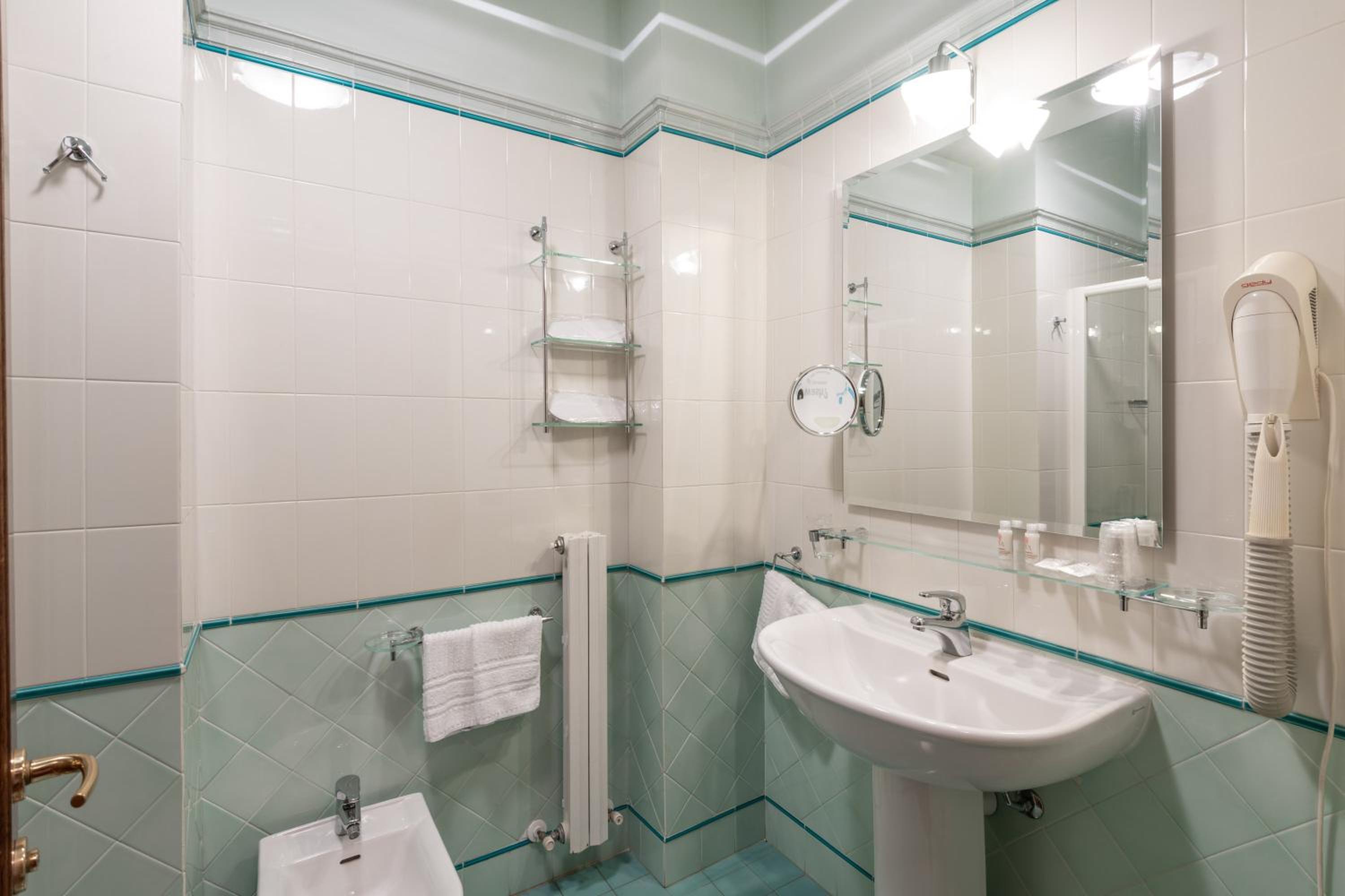 Comfort Triple Room - Photo 8