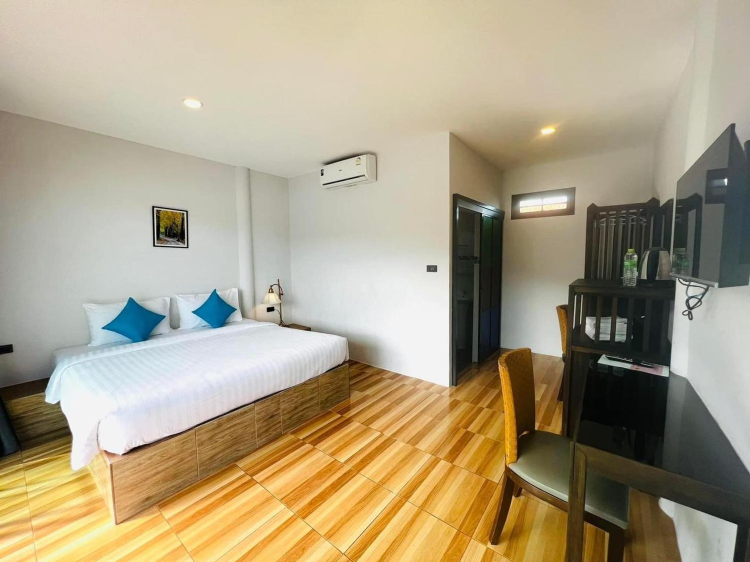 Deluxe Double Room - Photo 4