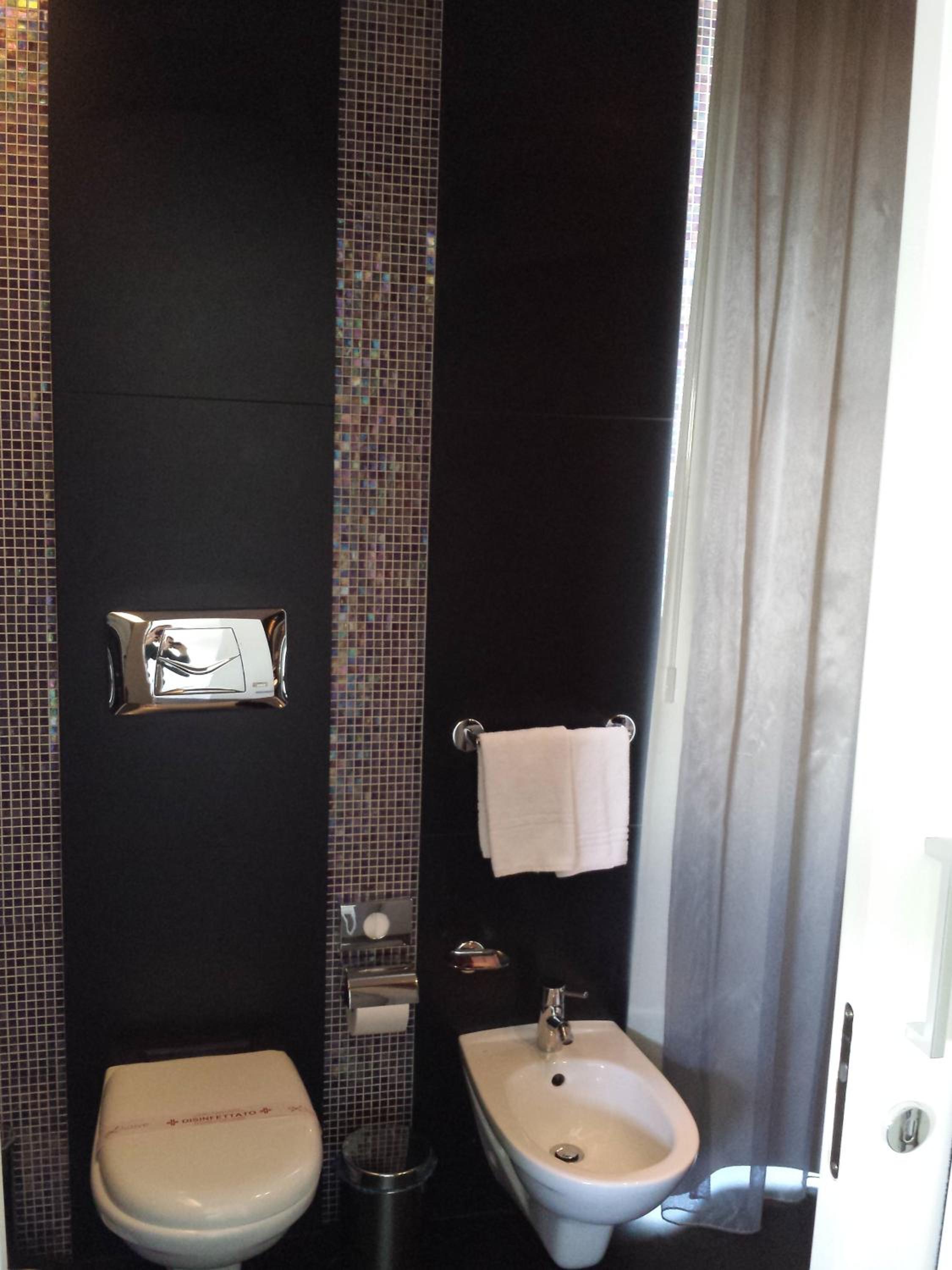 Double Room - Photo 17